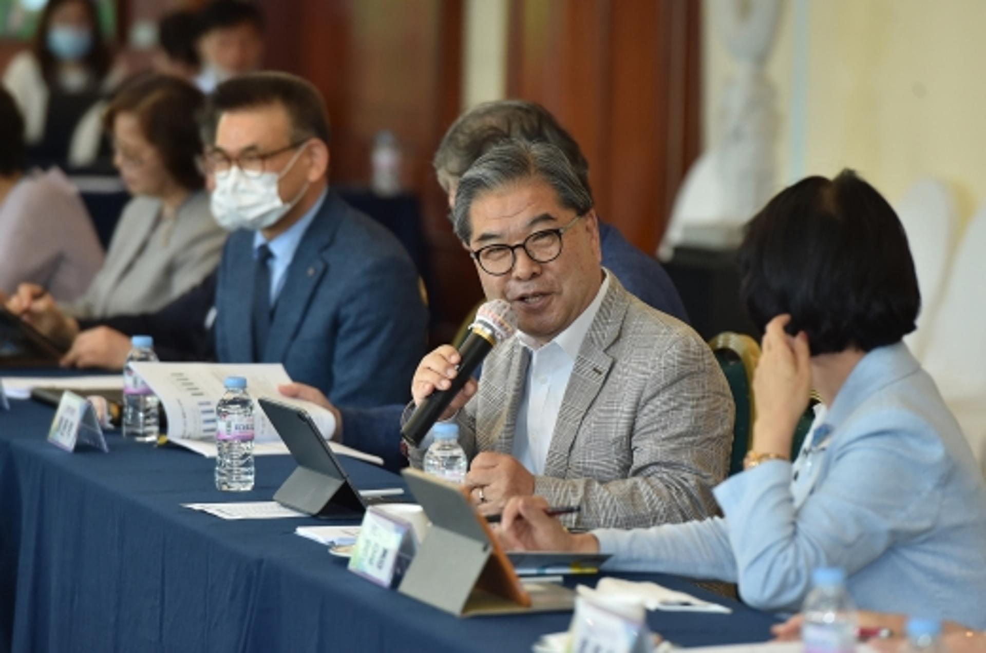 이재정 교육감 "코로나19 이후 새로운 미래교육 펼쳐야"