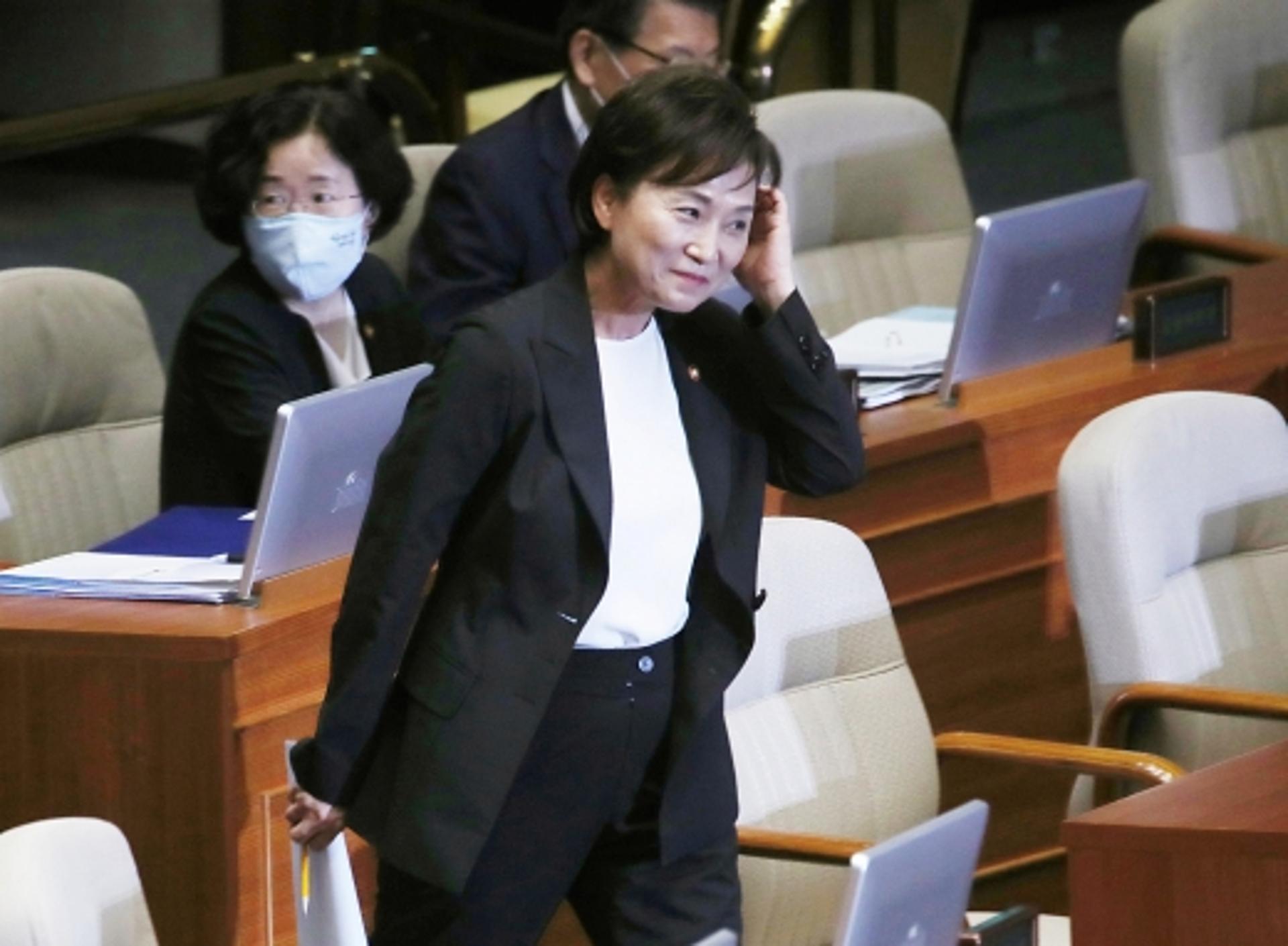용산에 ‘8000가구+α’?… 김현미 “서울 용적률 전체 상향”