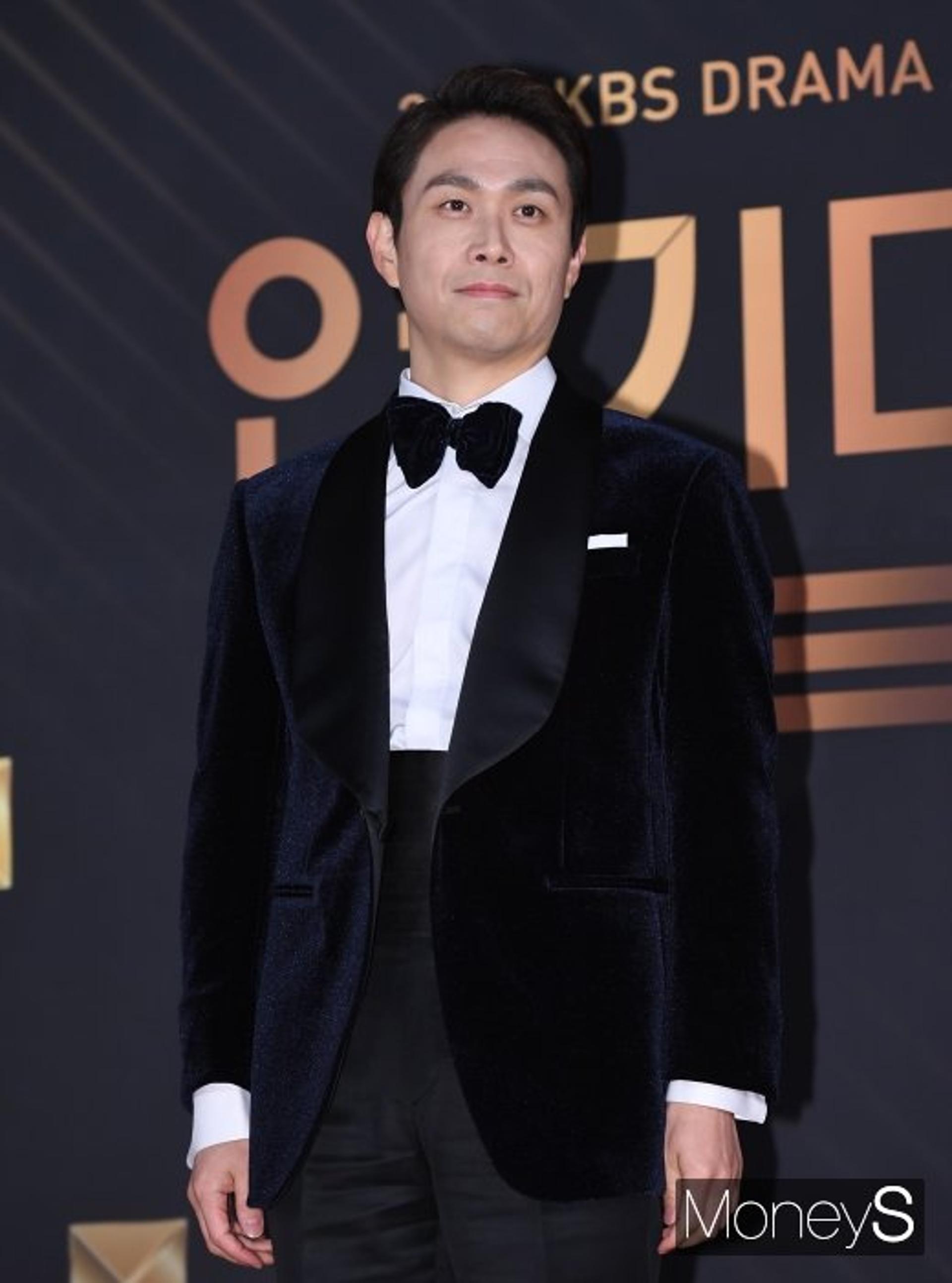 오정세 지적장애 팬과 놀이공원 데이트… "천사를 만났다"