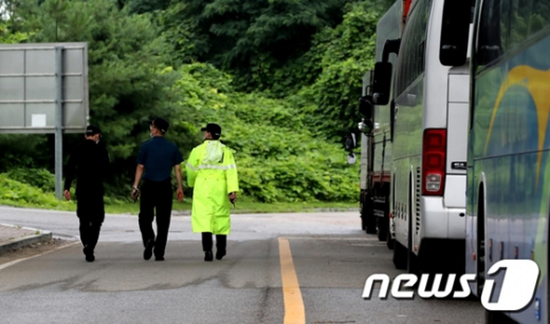 격리시설서 도망친 베트남인 2명 검거… '1명 추적중'