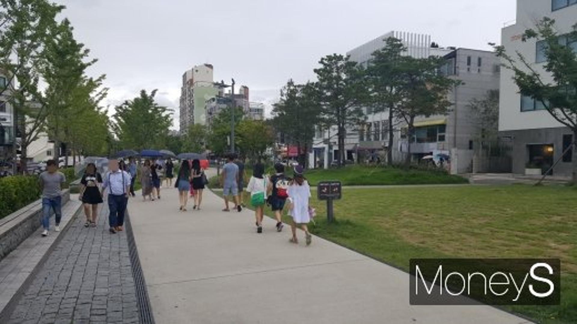 연트럴파크 상권 ‘활활’… 5월 한 달 520만명 방문