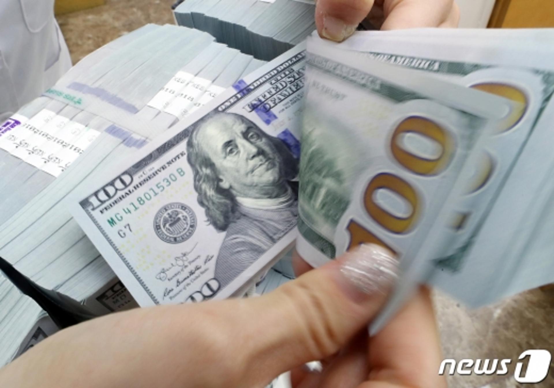 [이기자의 친절한 금융] 양적완화시대, '기축통화' 달러 힘 빠지나
