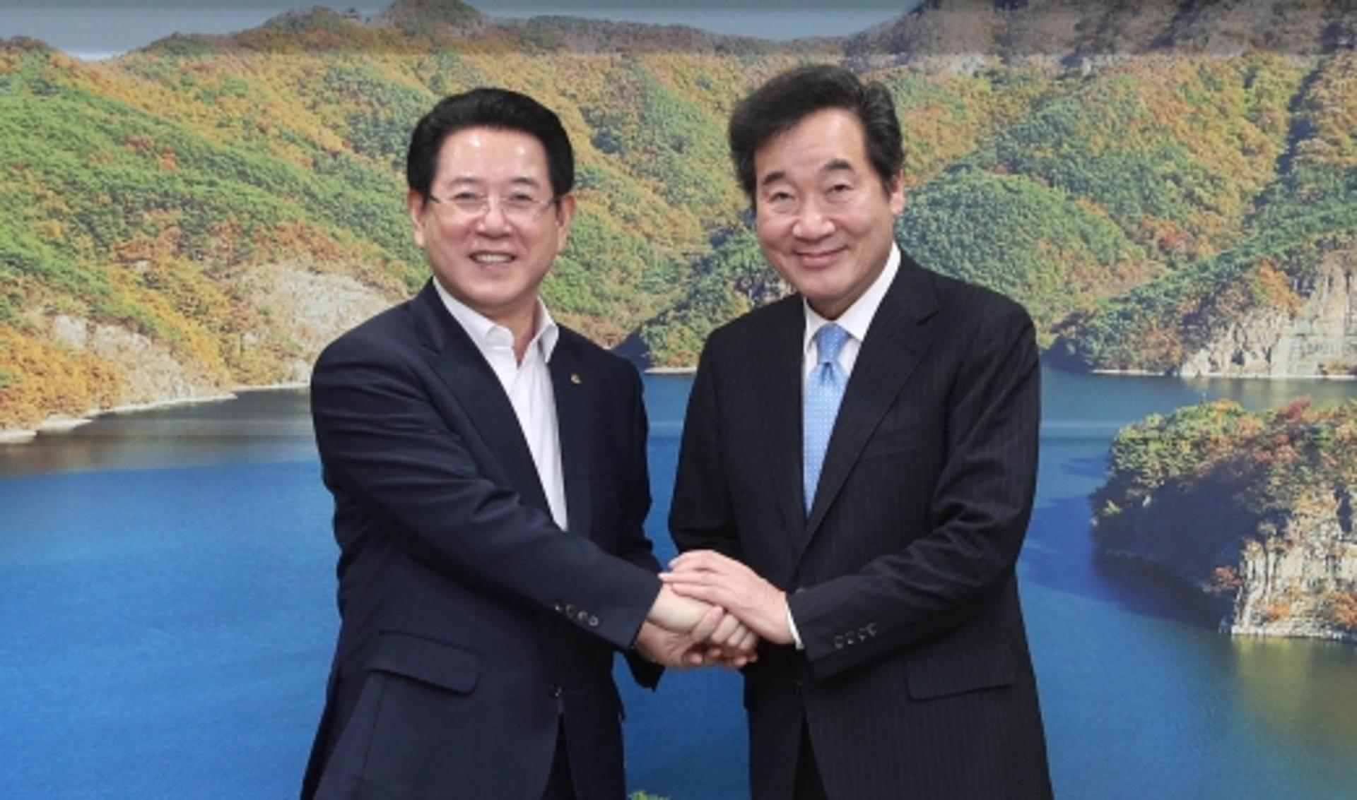 김영록 전남지사, 흑산공항 건설 건의… 이낙연 "최대한 지원"