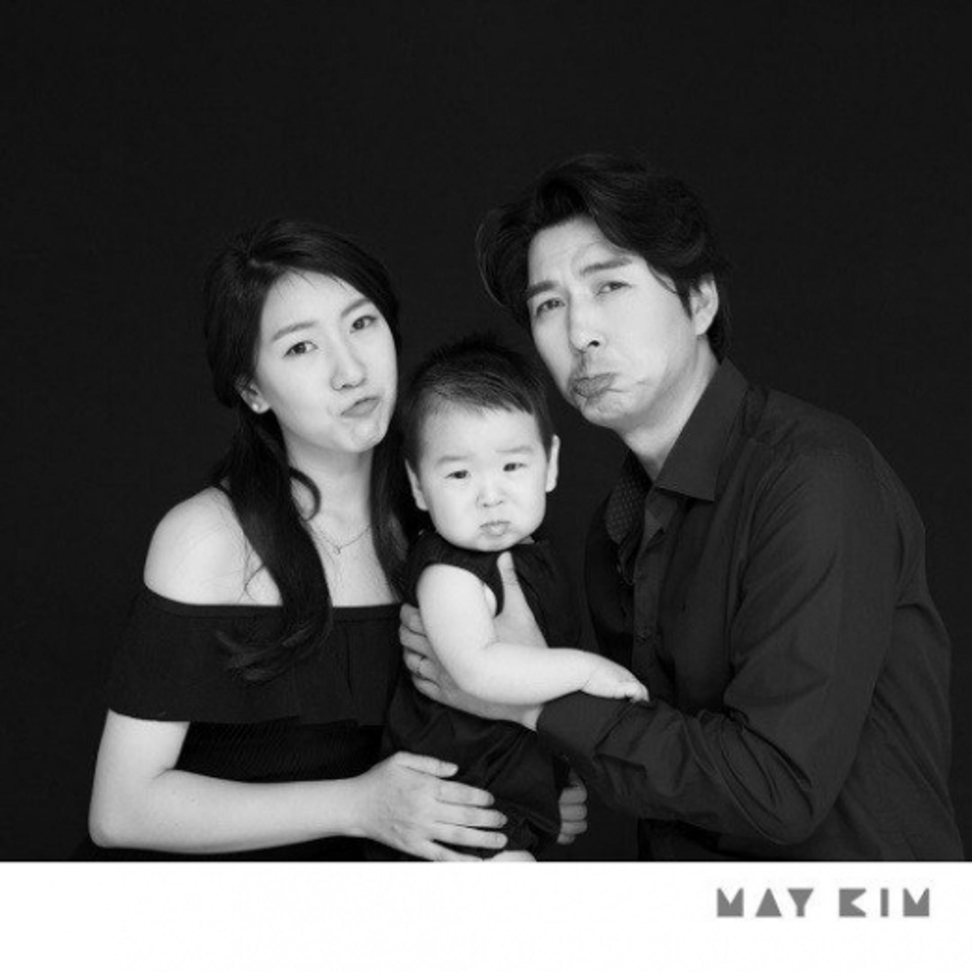 이필모♥서수연 가족사진… "입술 쭉, 똑닮은 세가족"