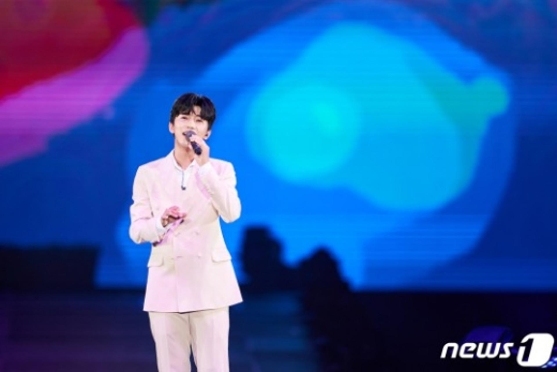 '미스터트롯' 콘서트, 임영웅 심쿵 눈빛… 트롯팬 마음 녹였다