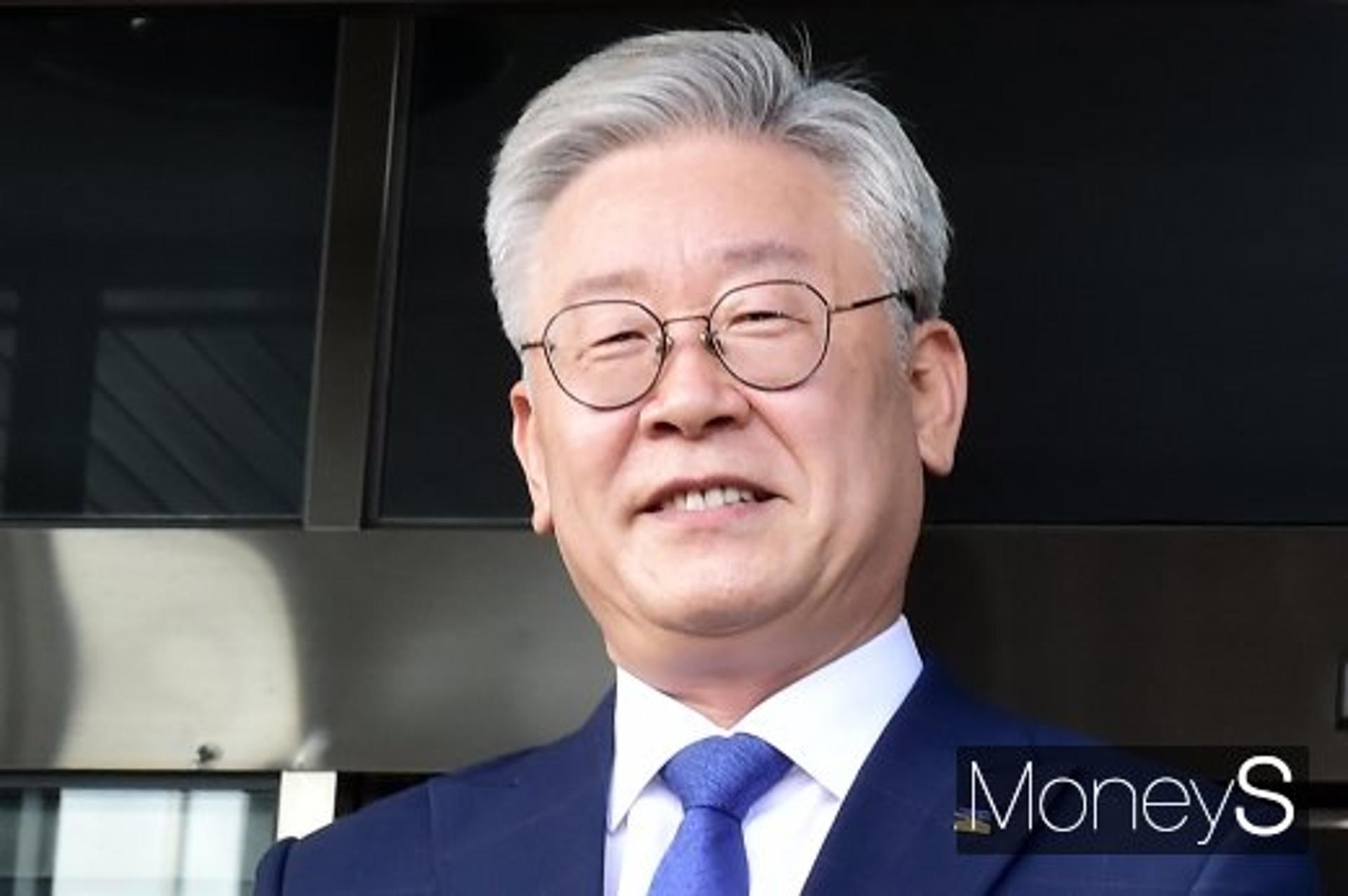 이재명, 여당 국회의원에 편지 "최고금리 연 24→10% 추진"