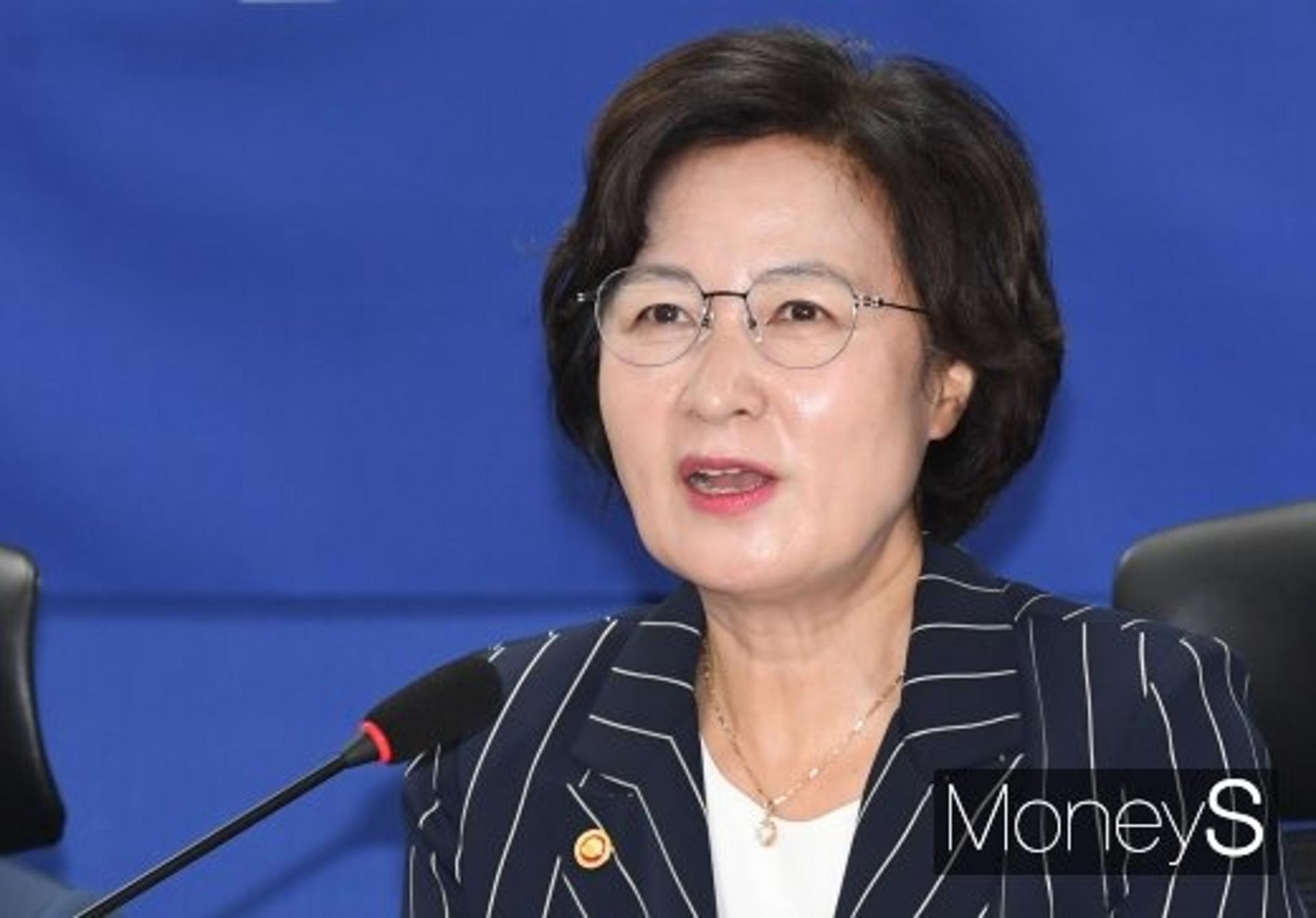 추미애 "인사가 만사!" 자평에… 야당 "이해하기 어려운 정신세계"