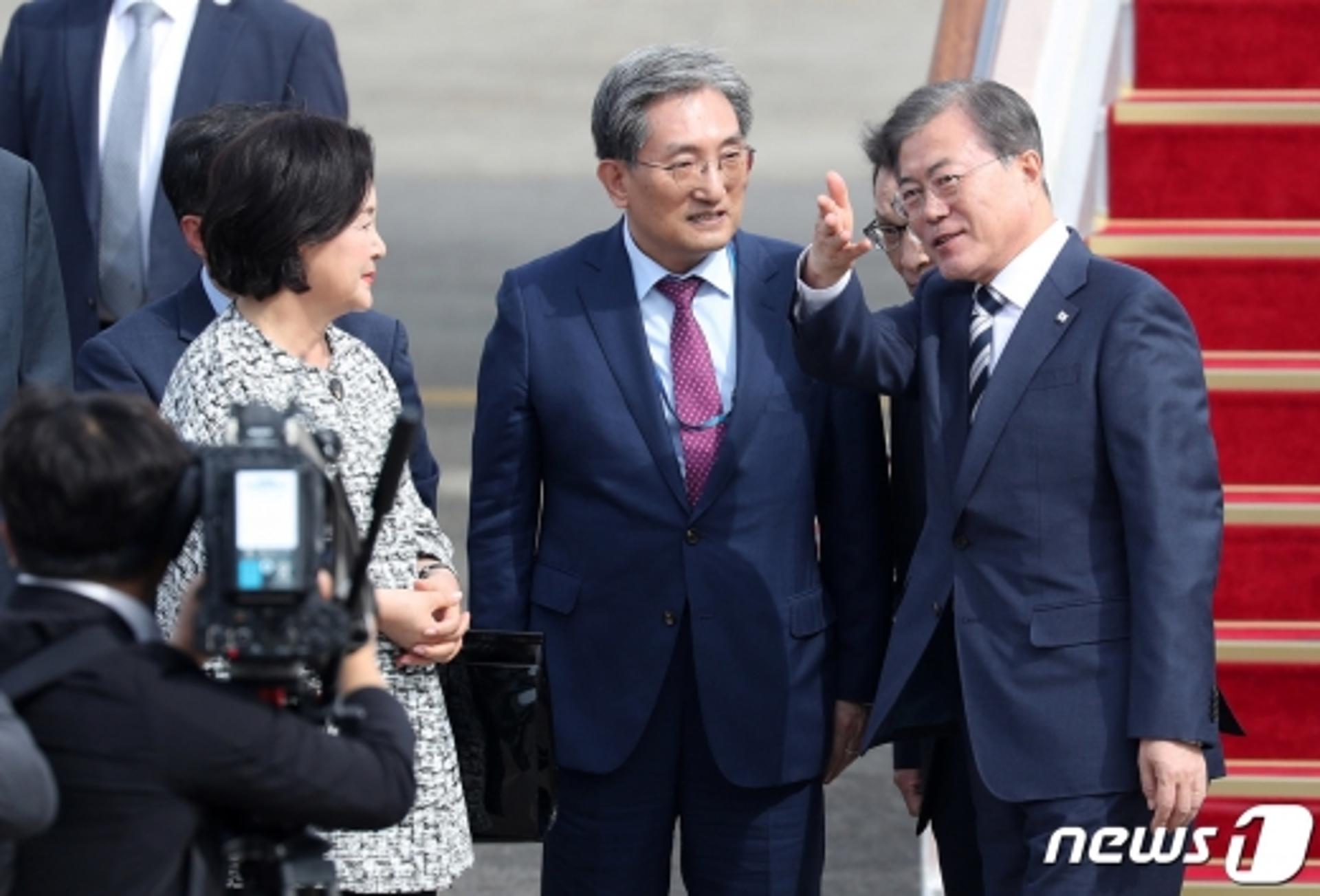 청와대 "노영민, 반포 아파트 팔았다"… 유임이냐, 전격 교체냐