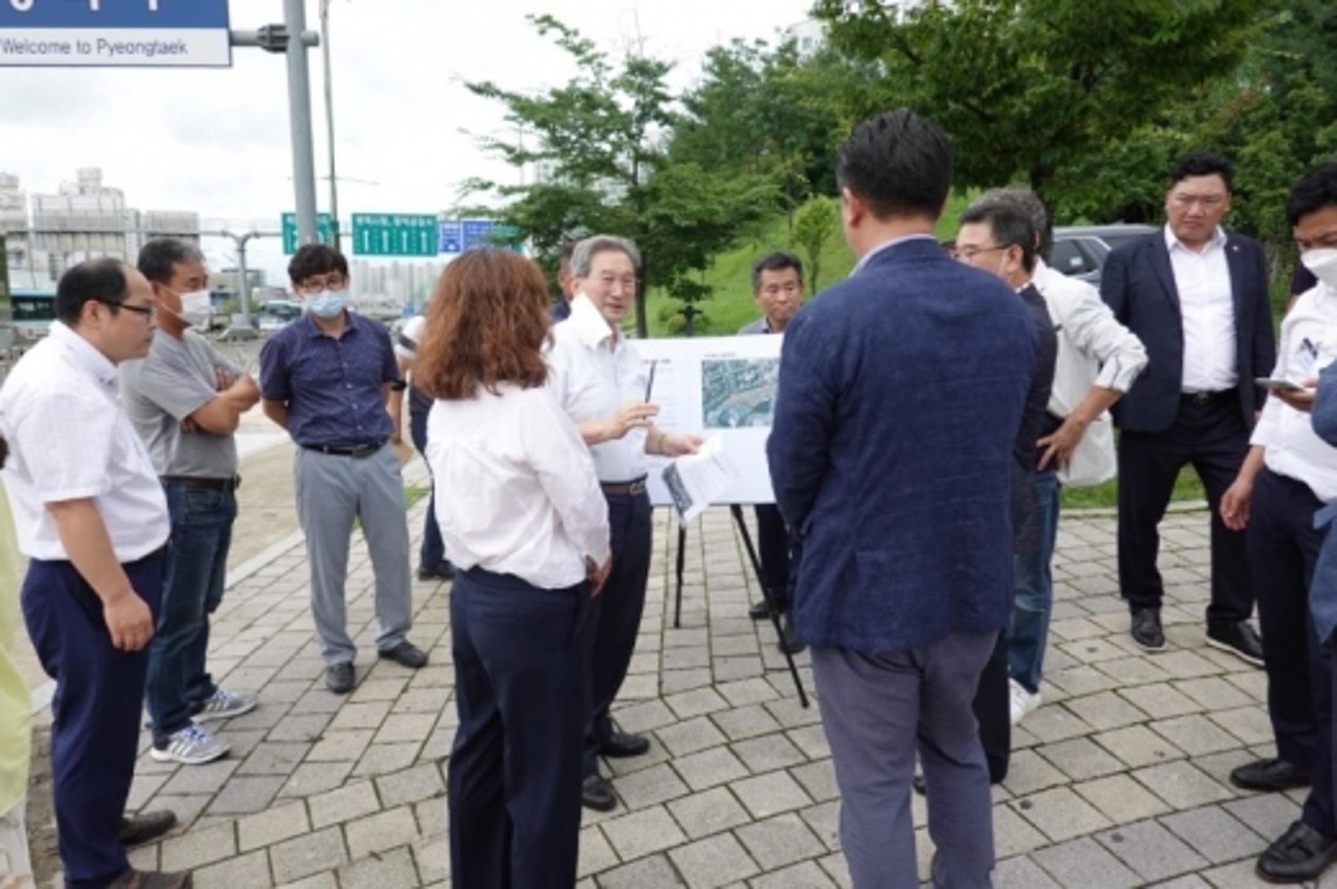 오명근 경기도의원, 스타필드 안성에 육교 건립 요청