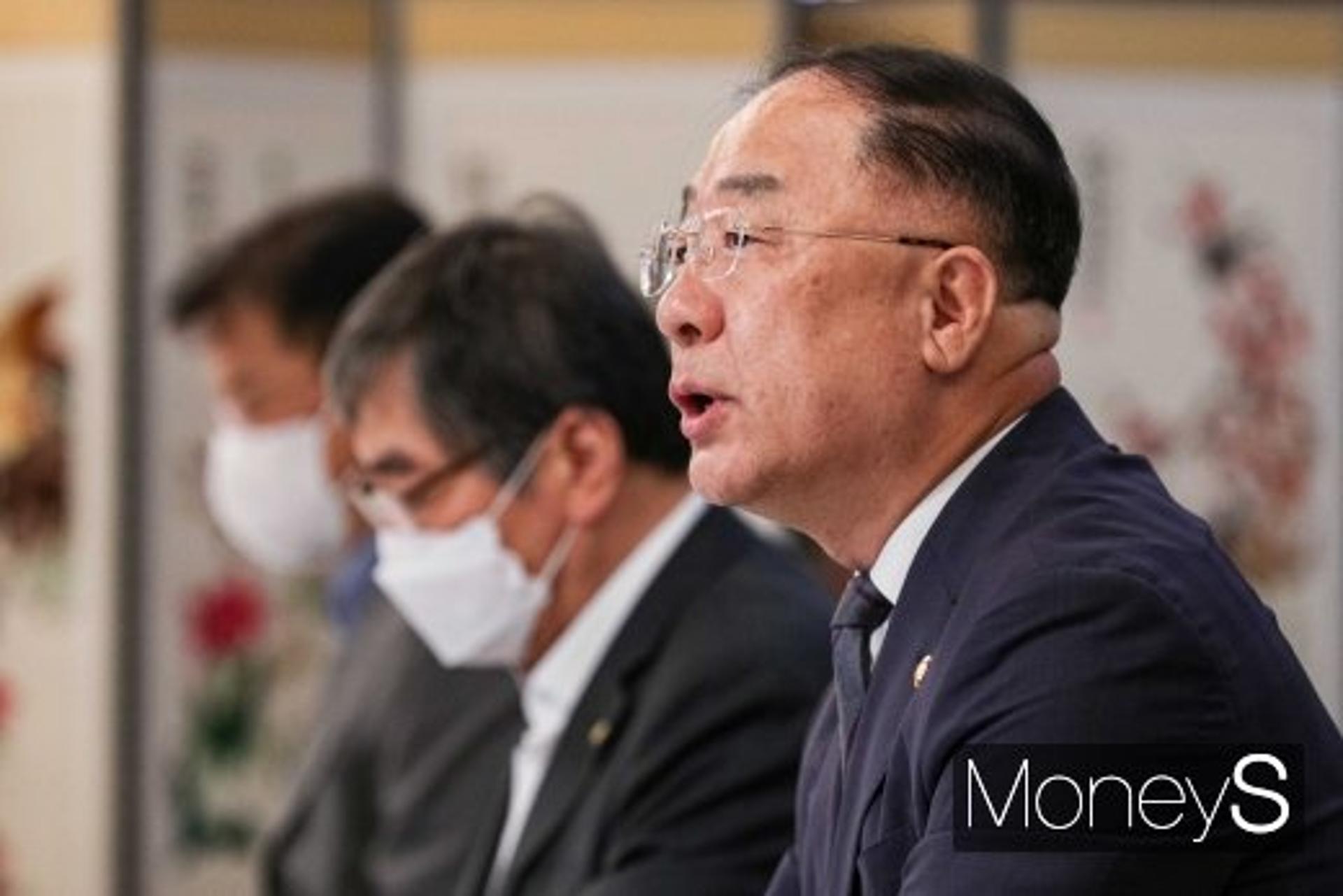 [속보] 홍남기 “태릉골프장 등 신규 택지 교통대책 내년 1분기 나온다”