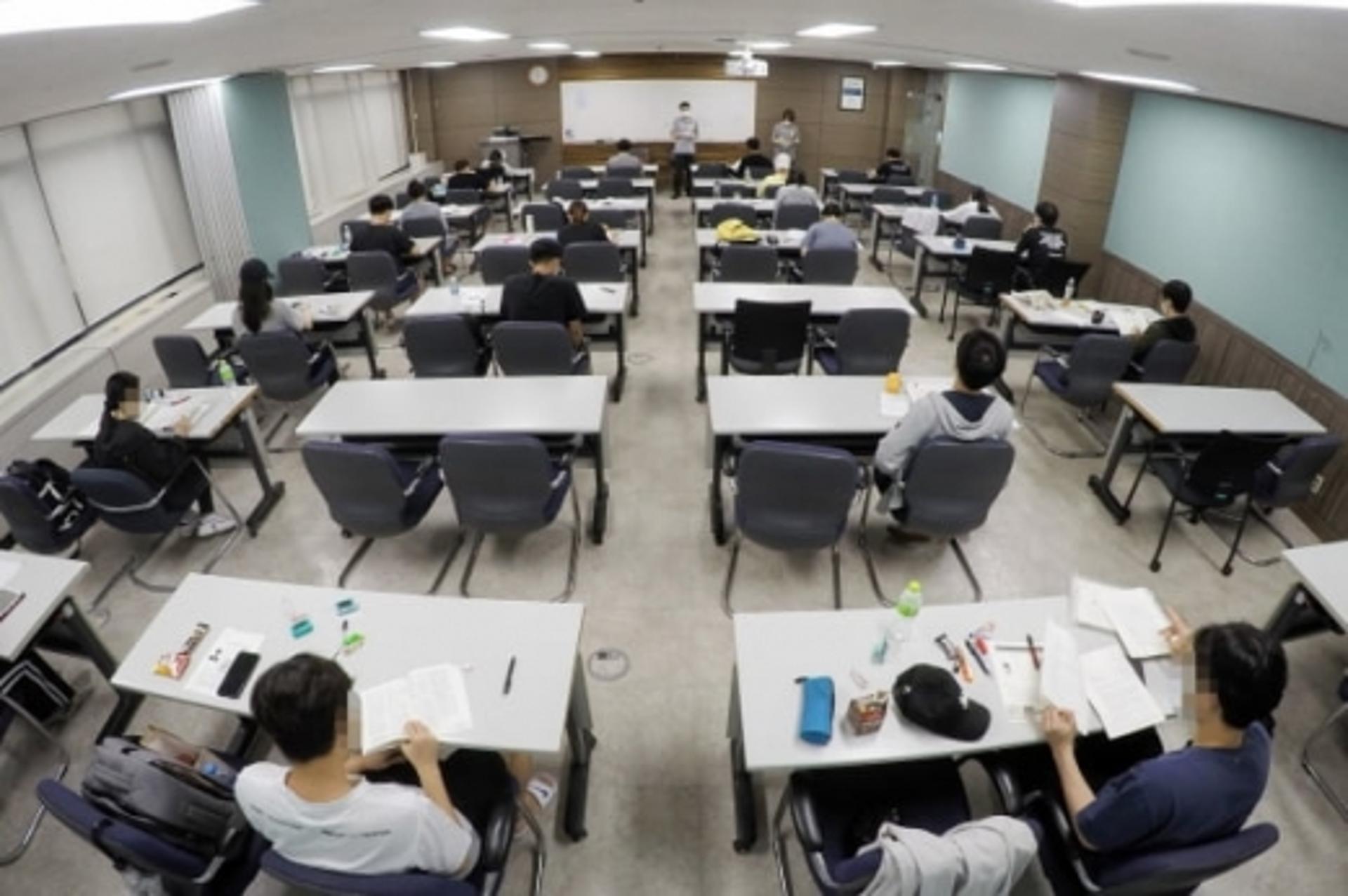 코로나에 집합 모임 안되는데… 금융공기업 필기시험 어쩌나