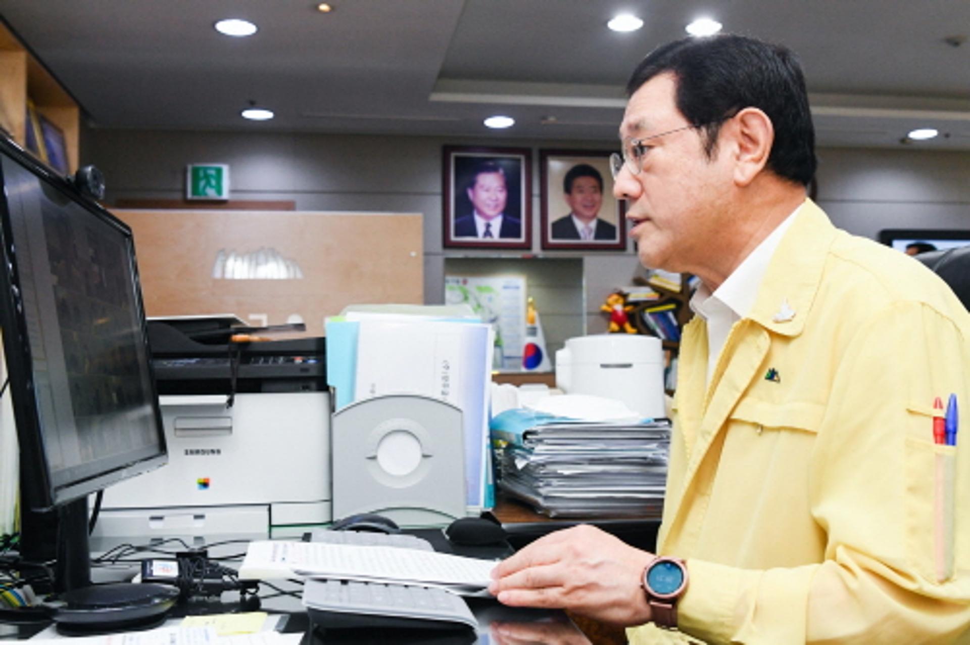 이용섭 광주시장 "코로나19·집중호우 피해구제에 총력"