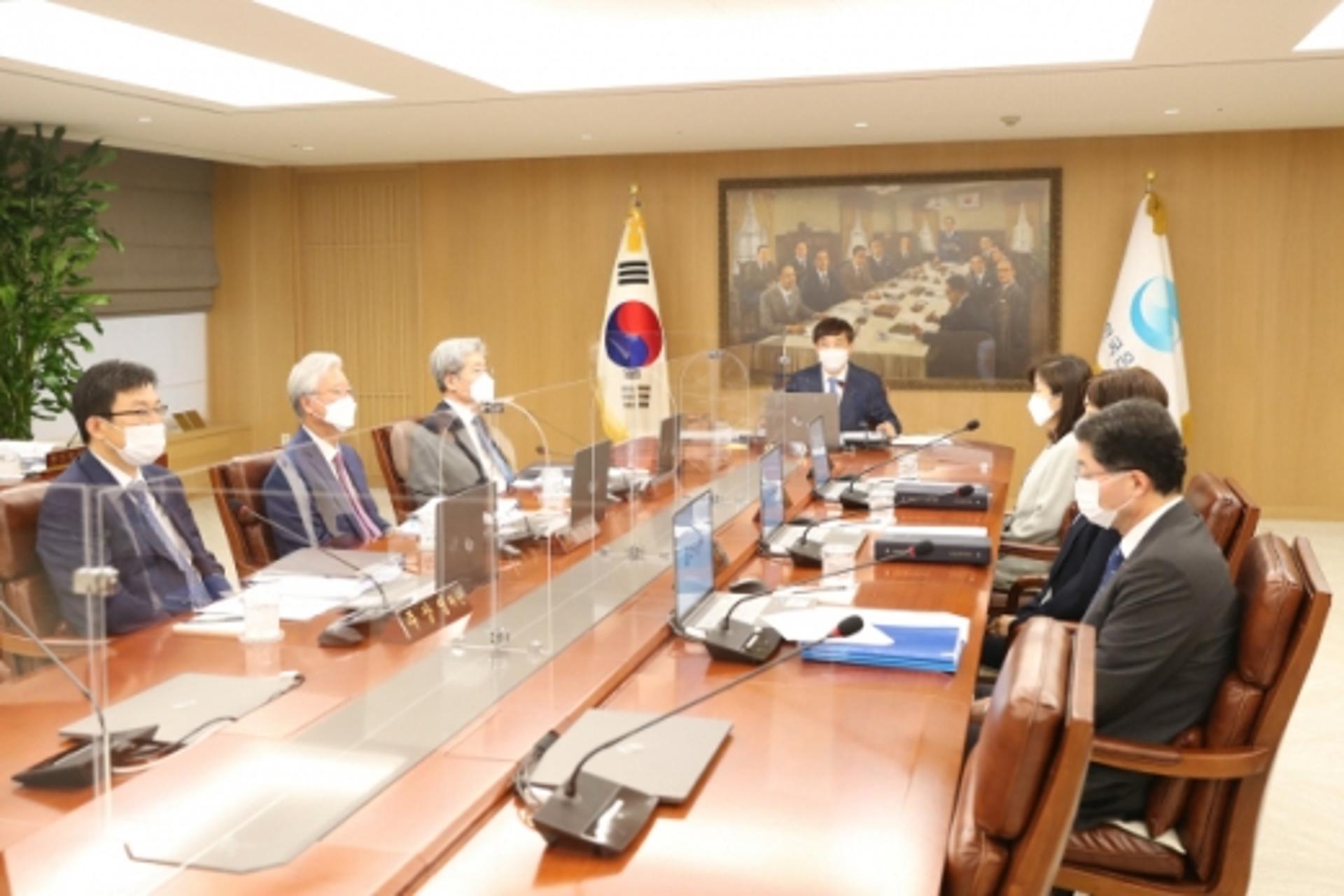한은, 코로나 재확산 속에 기준금리 0.50% 동결