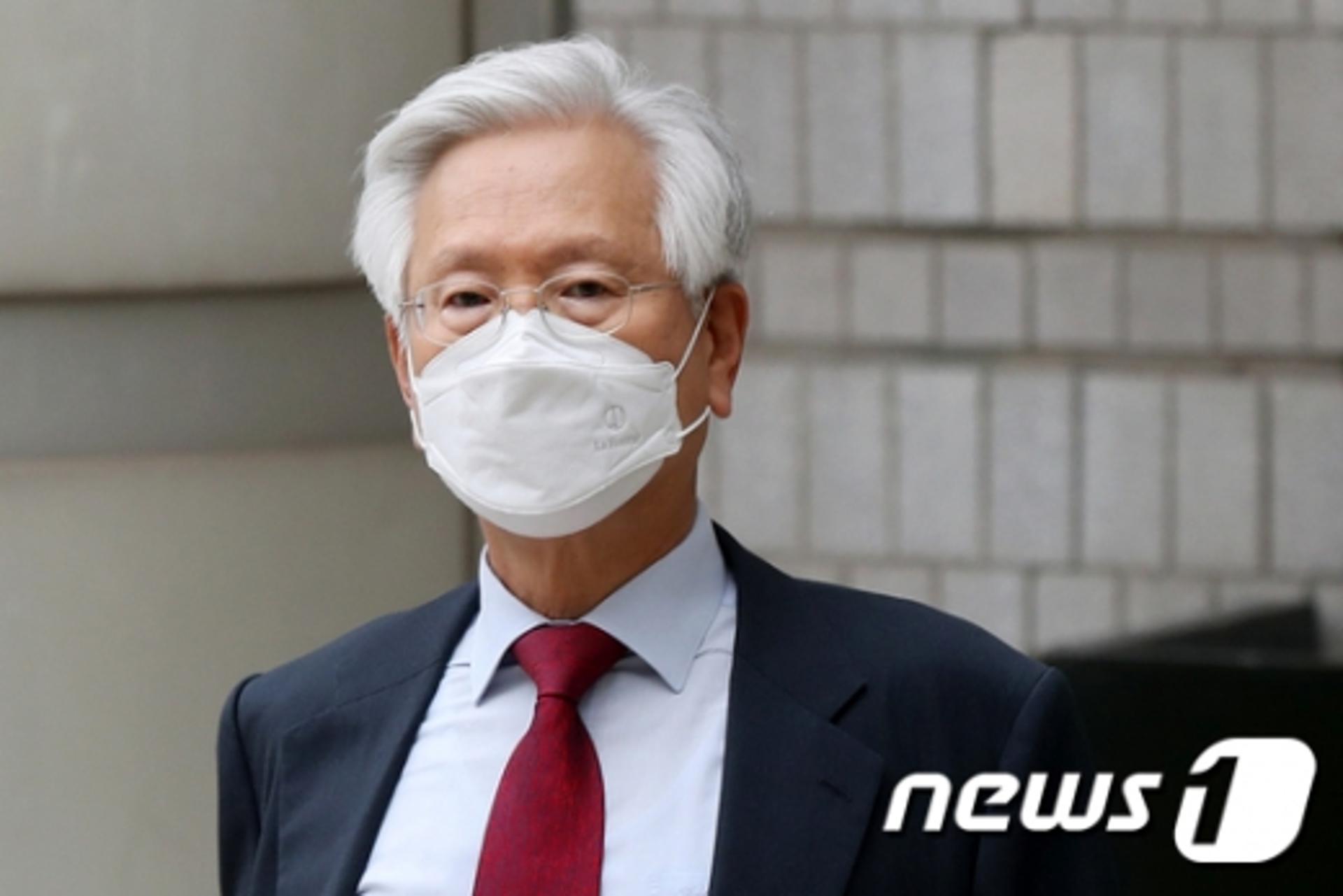 '문재인 공산주의자' 고영주 집행유예… "표현의 자유 넘어서"