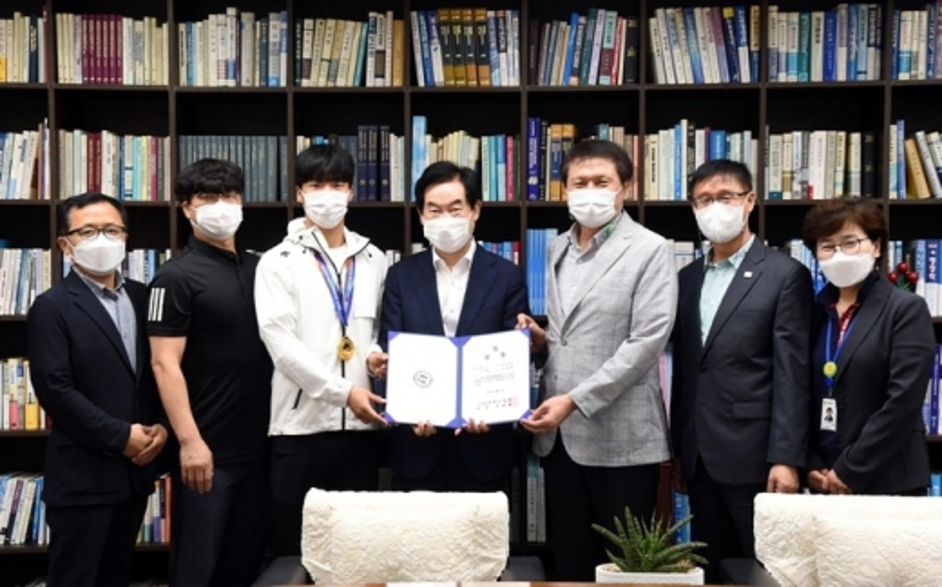 안병용 의정부시장 금메달 전승현 선수 격려