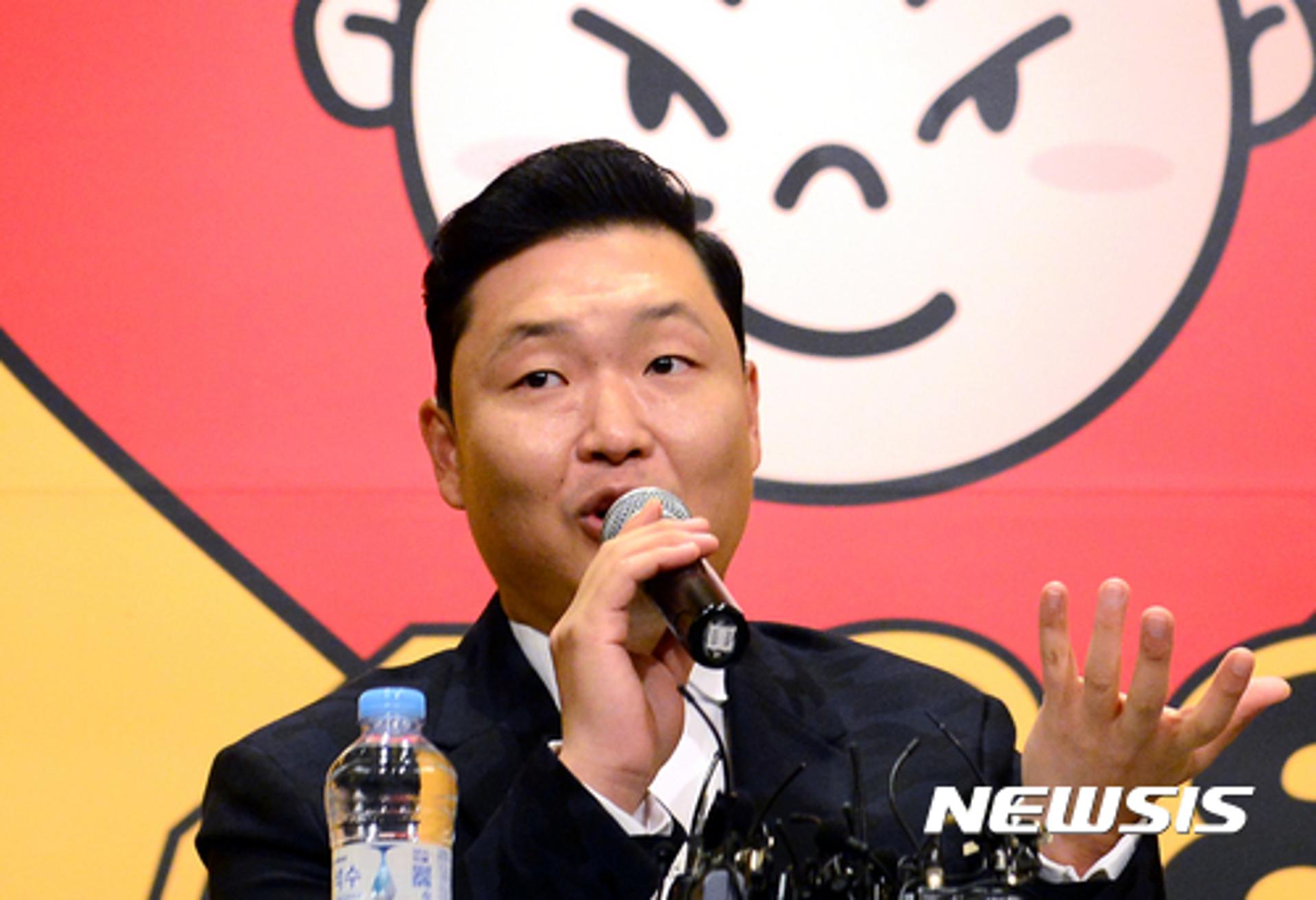싸이, BTS 1위 축하 "드디어… 자랑스럽다"