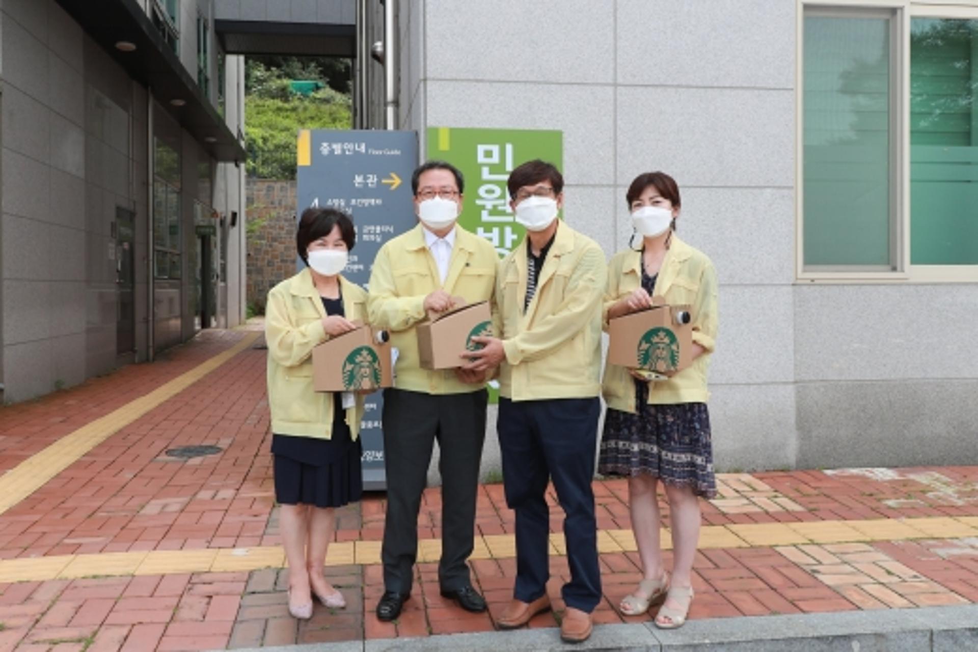 조광한 남양주시장, 보건소 찾아 코로나19 로 지친 직원 격려
