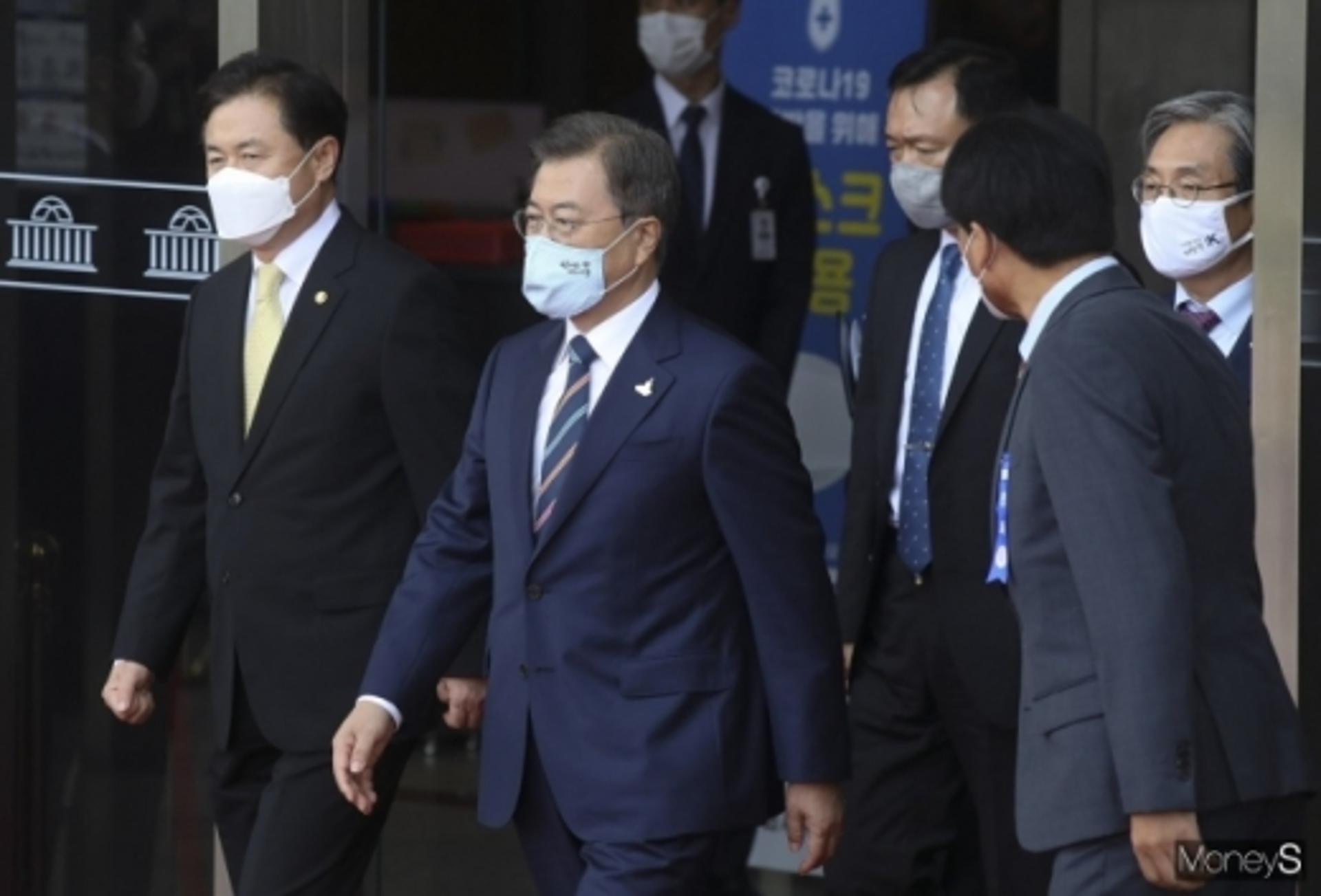 베일 벗은 한국판 뉴딜펀드… 문 대통령 "국민에게 안정적 수익"