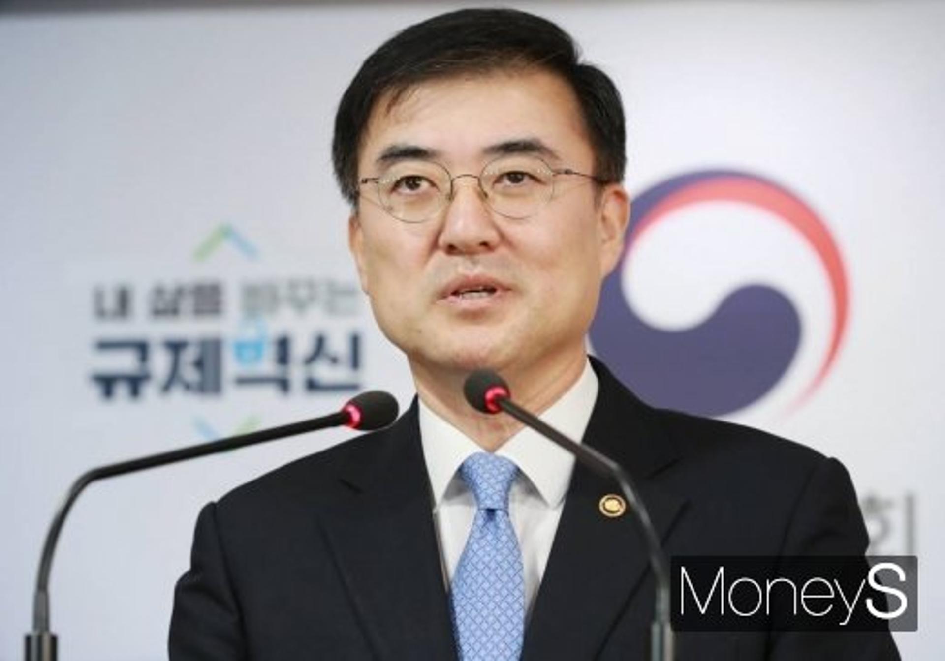 소상공인 2차 대출 한도 상향 추진… 손병두 "금융안정패키지 보안"