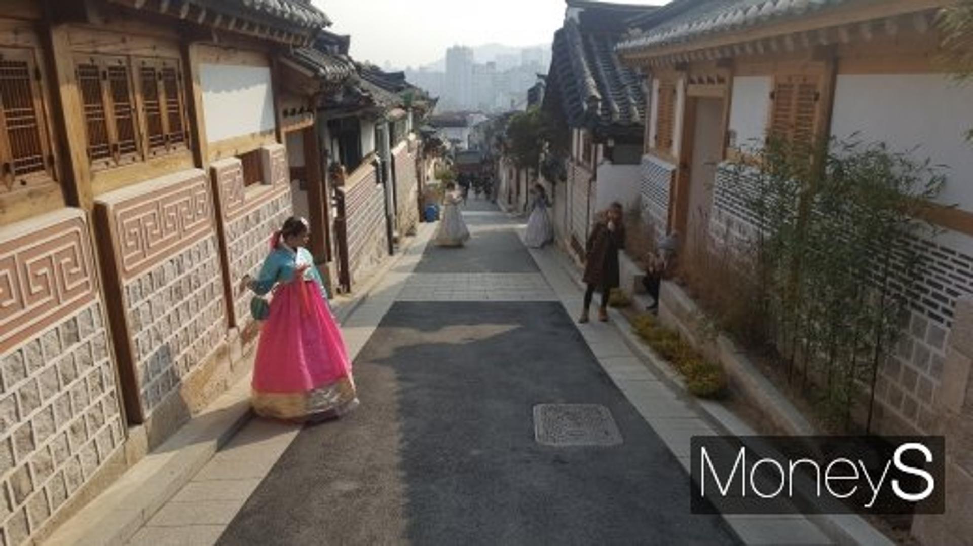 ‘북촌 한옥마을’ 규제 없애 각종 편의시설 짓는다