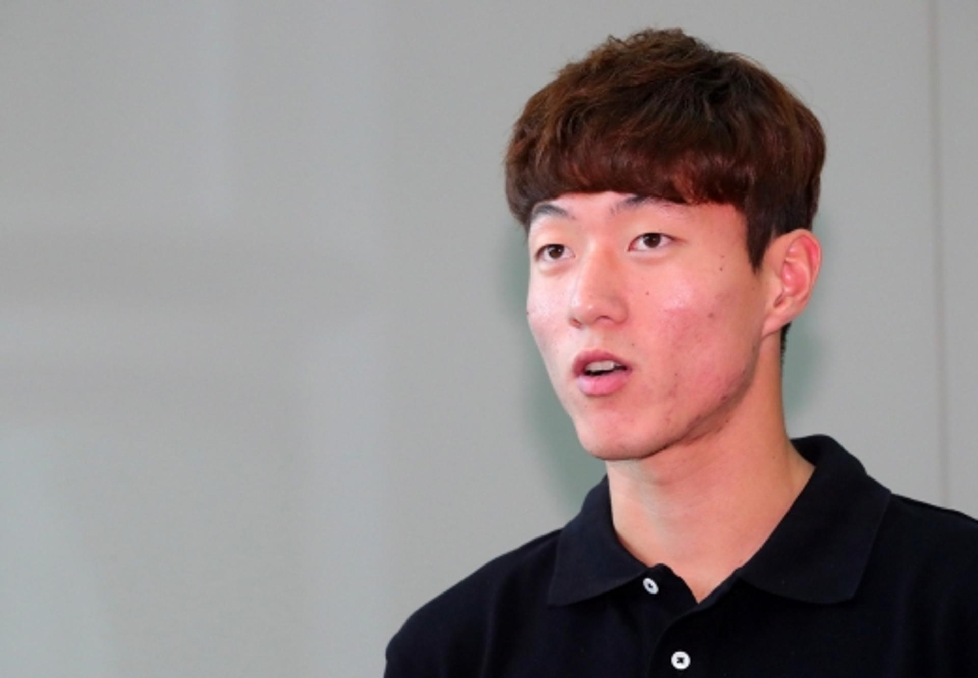 황의조, 시즌 첫 원톱 선발 출전서 부진… 팀 내 최저 평점