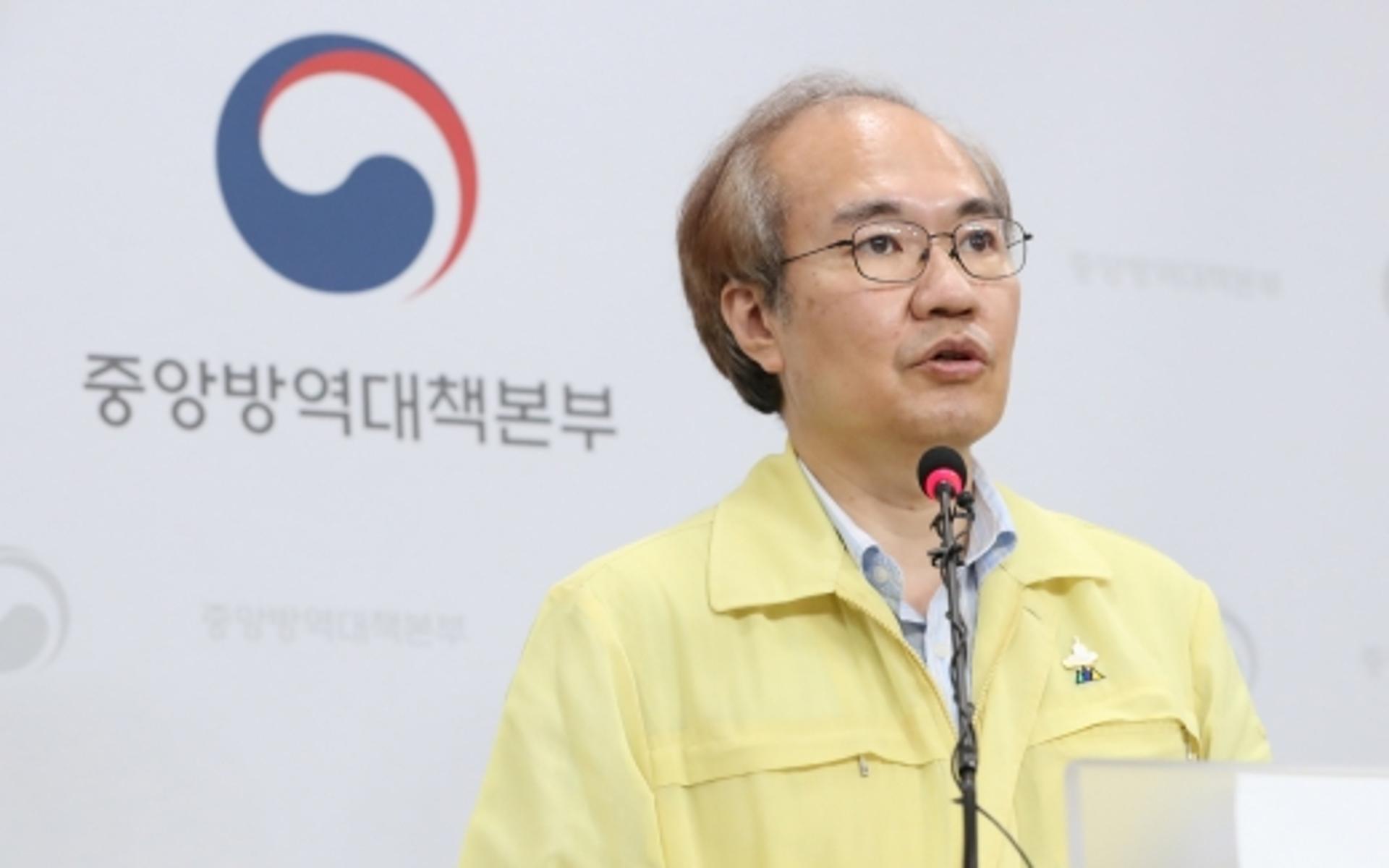사회적 거리두기 2.5단계 연장에 '무게'… 확산세 여전(종합)