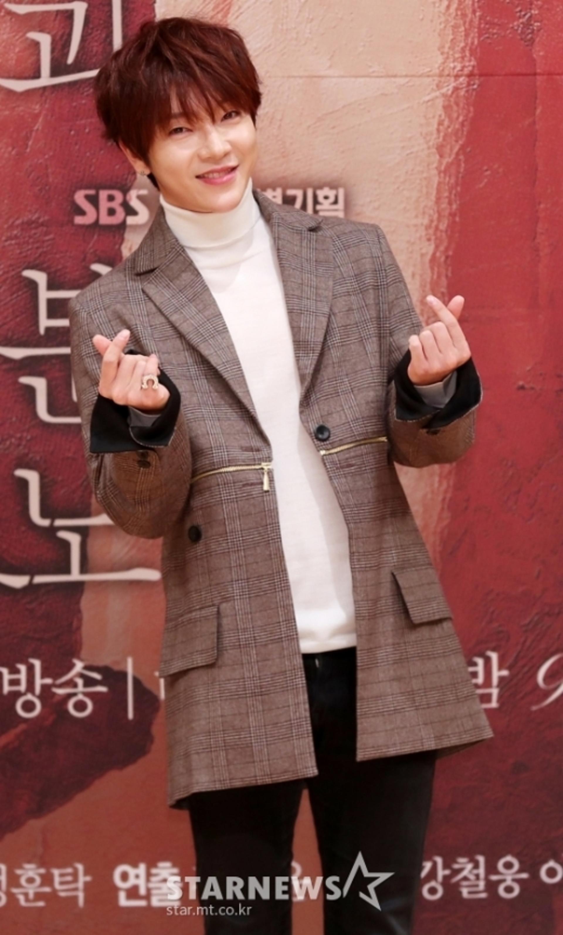 '초신성' 윤학 日뮤지컬 하차… "부주의한 행동"