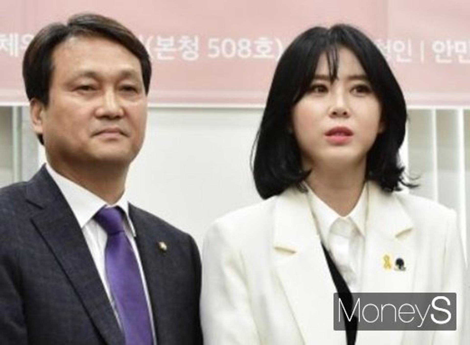 윤지오 '호텔 인증샷'에 불똥 맞은 안민석… 왜?