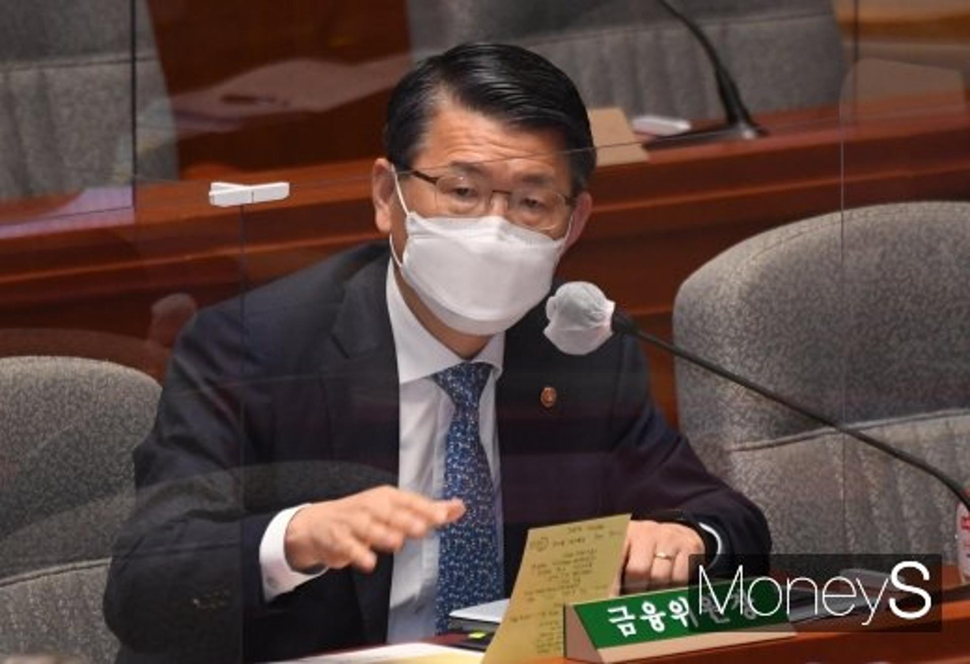 은성수 "23일부터 2차 소상공인 대출… 은행 자발적으로 금리 낮춰"