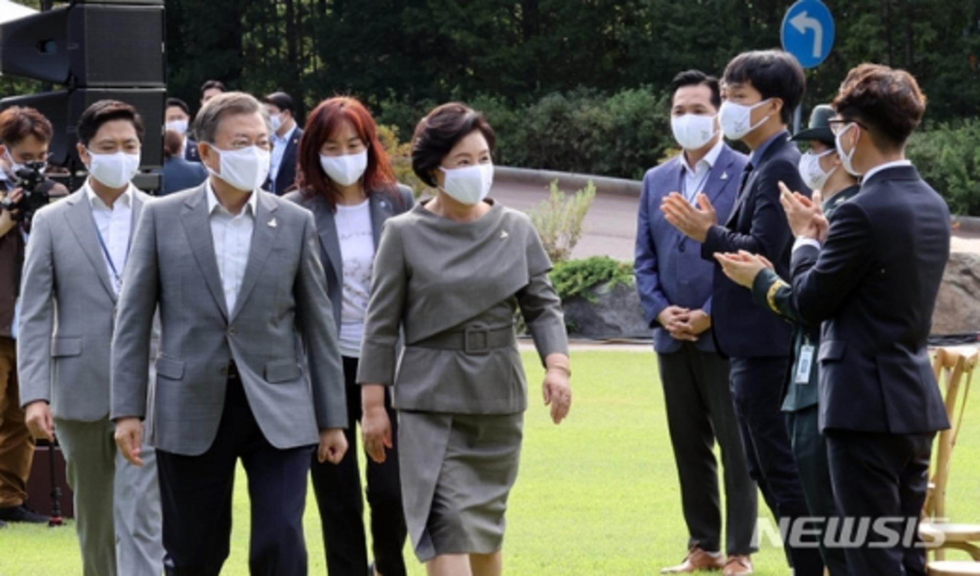 추미애·인국공 의식했나… 문 대통령 “공정에 대한 청년들 요구 절감”