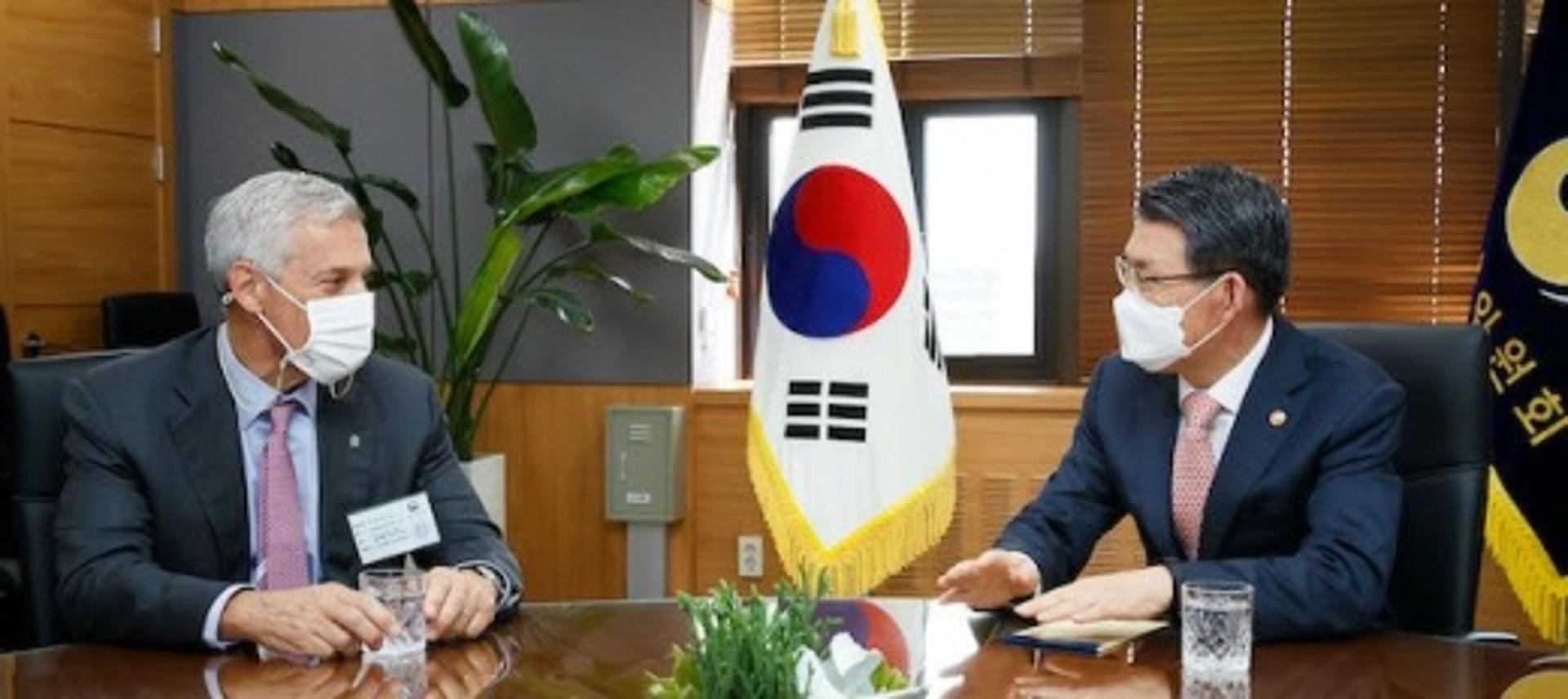 은성수 금융위원장, SC그룹 회장 면담… "코로나 금융정책 논의"