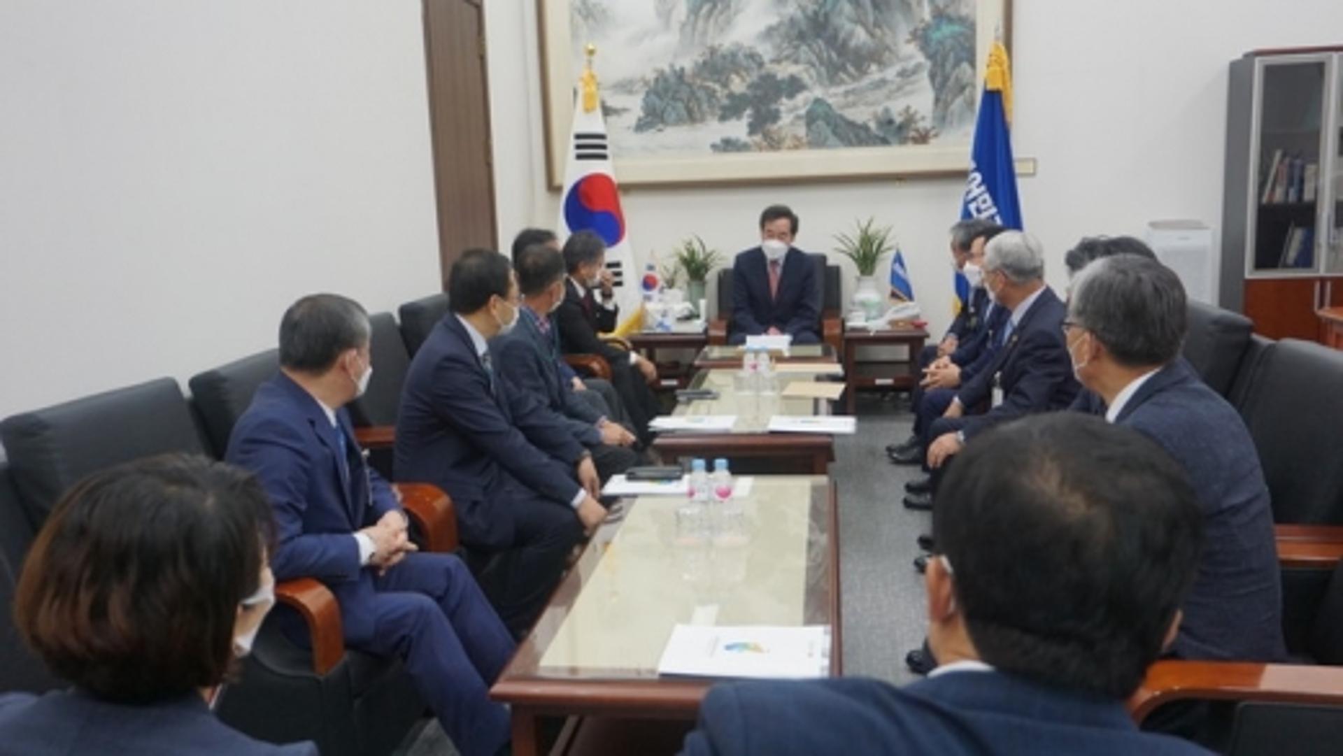 이낙연 대표 접견한 송한준 도의원 “지역 위해 협력 중요”