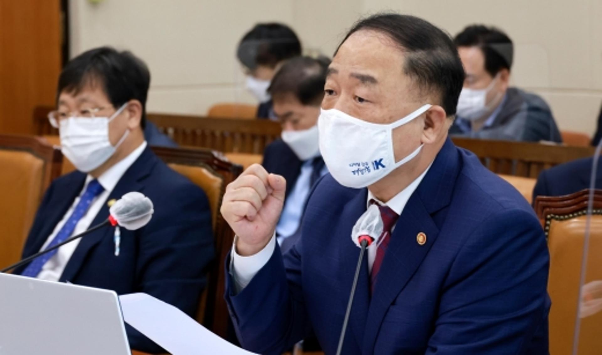 홍남기 부총리도 '전셋집 방 뺀다'… 집주인 재계약 거부