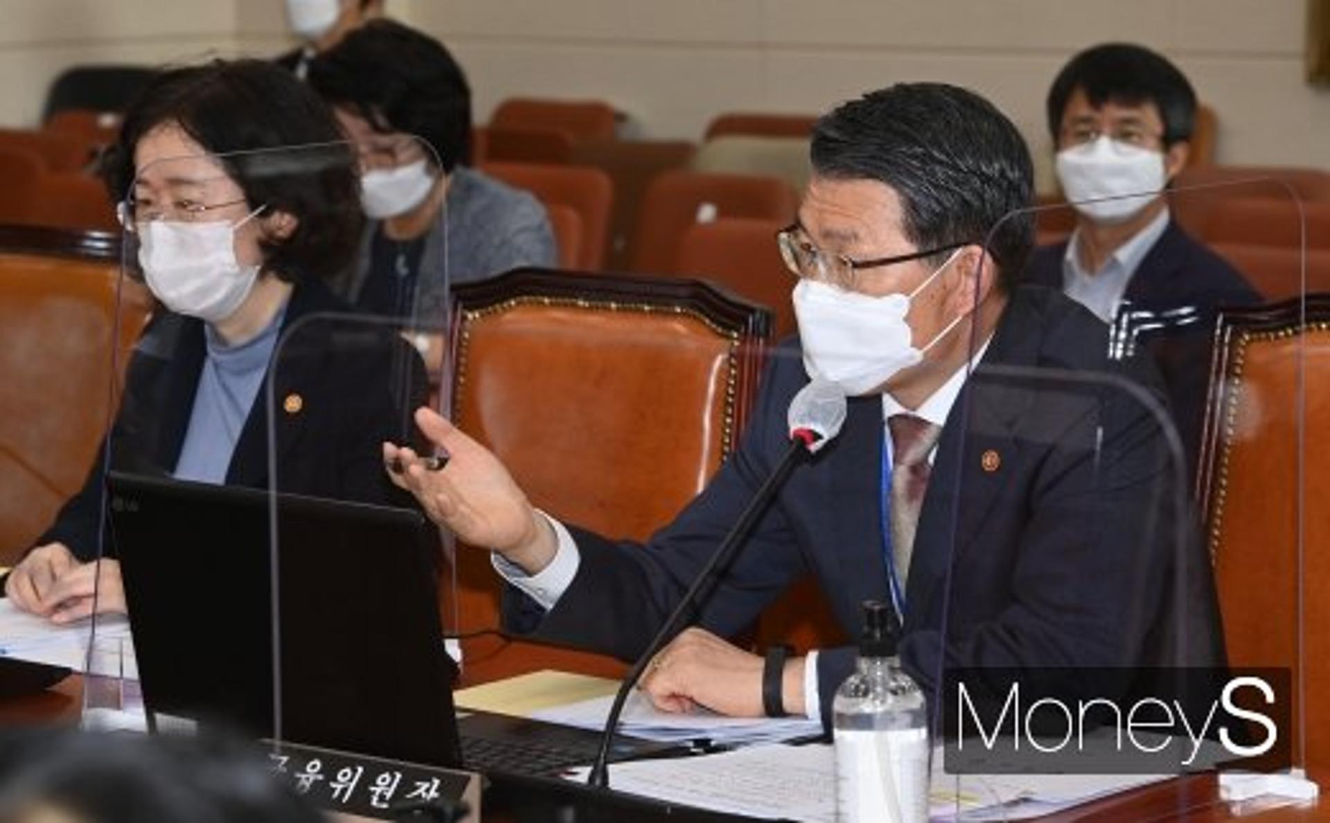 [2020 국감] 은성수 "가계대출 증가 시 추가 관리방안 검토"