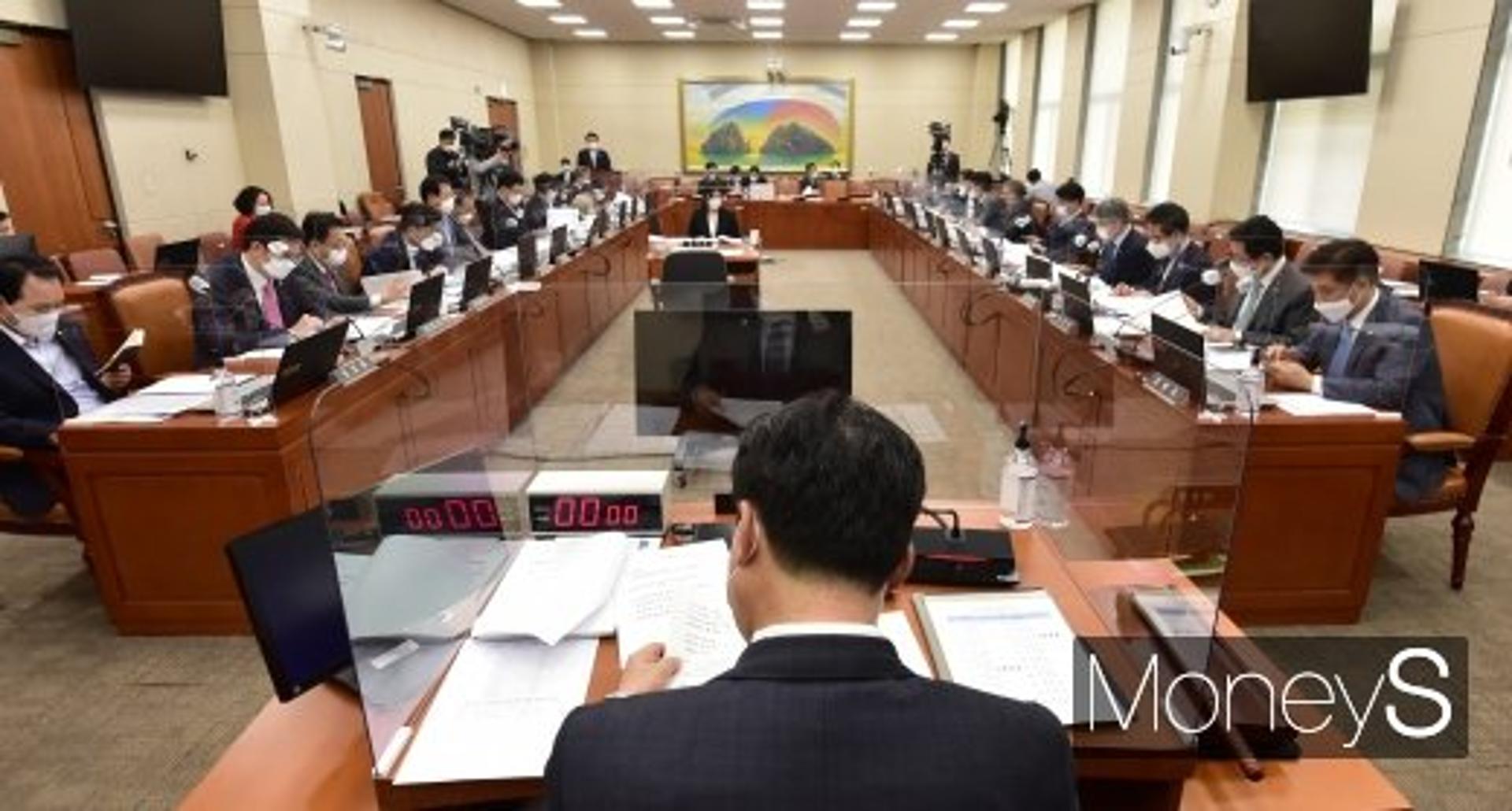 국감 새 뇌관 '라임·옵티머스' 사태… "특검 수사해야"