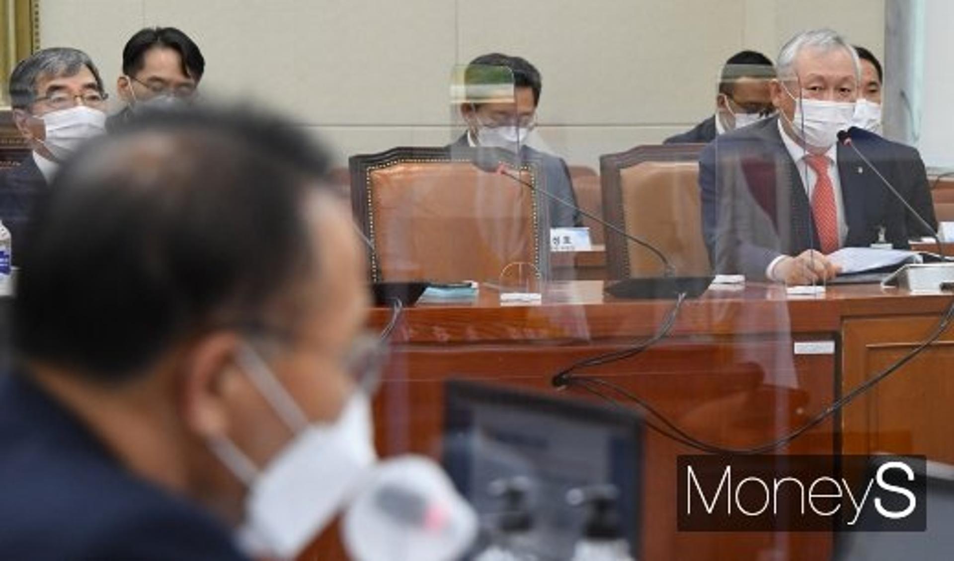 옵티머스, 정관계 로비 의혹 일파만파… 숨죽인 NH투자증권