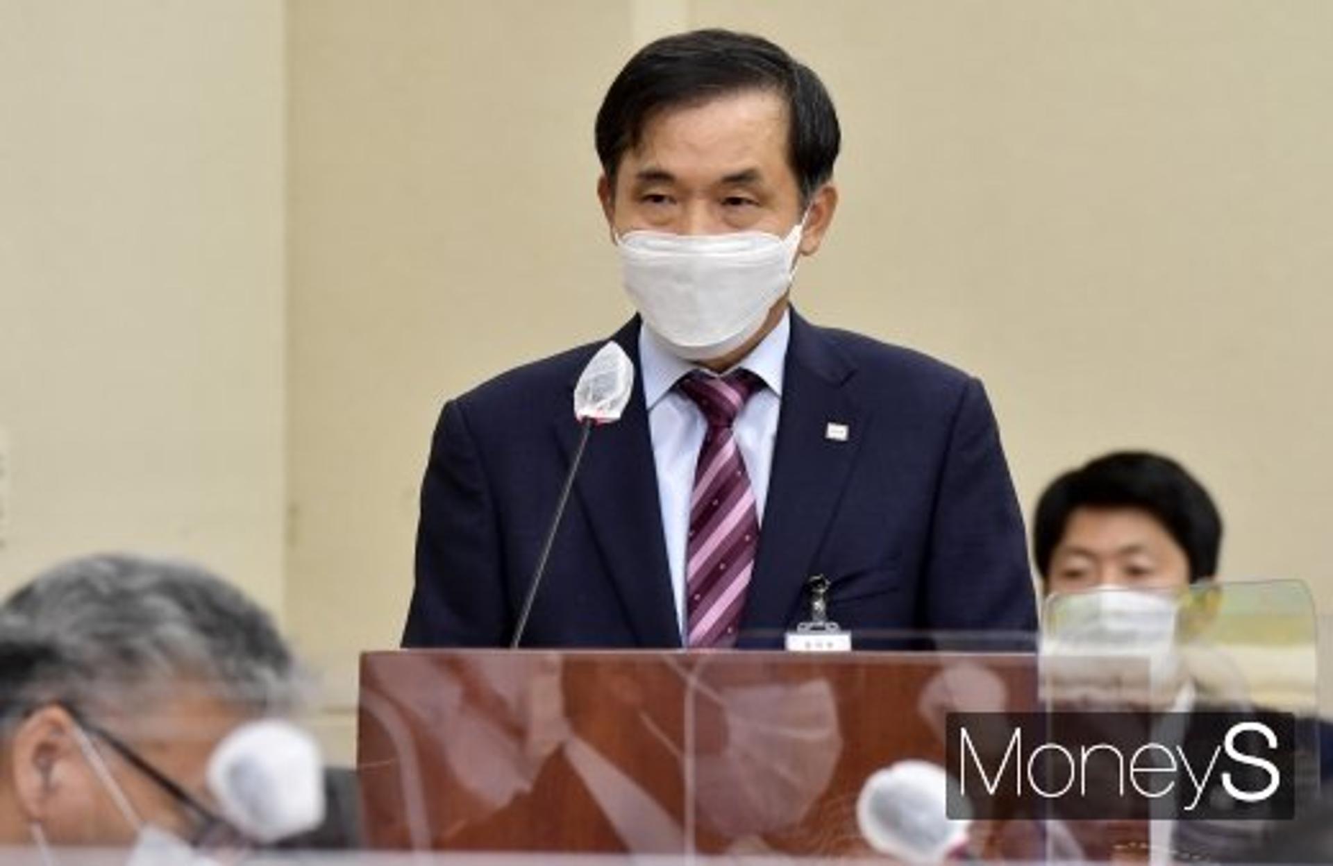 위성백 사장 "손태승 회장 연임, 과점주주 자율경영 존중"