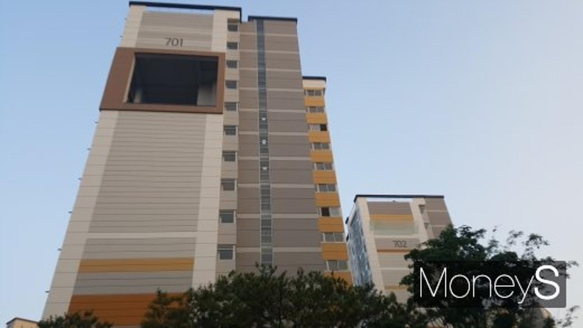 “가짜서민이 공공임대에 산다”… 1억짜리 마세라티 보유