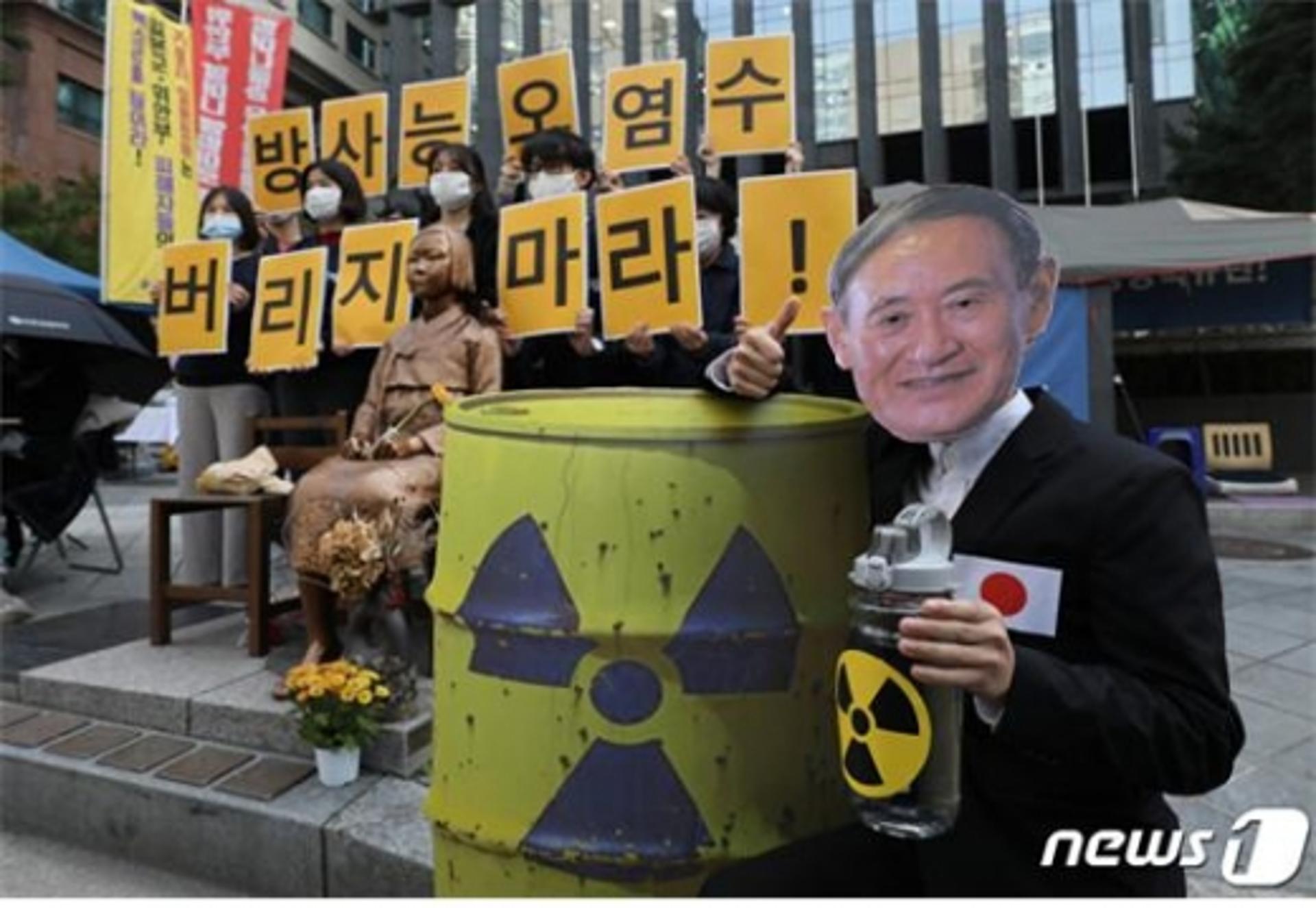 아베가 망친 日 경제, 스가가 살릴까… "내년 4.1% 성장"