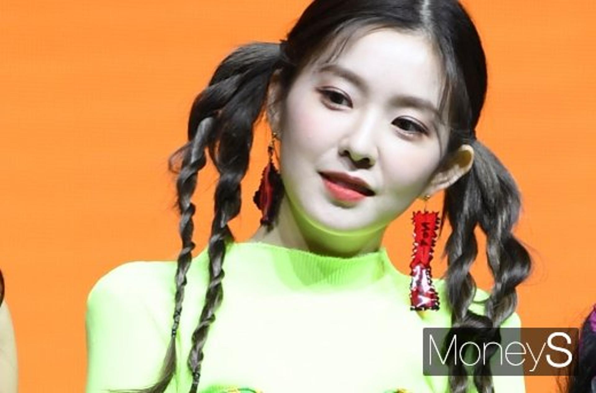 '갑질 논란→사과' 아이린, 팬라이브 '빨간 불'