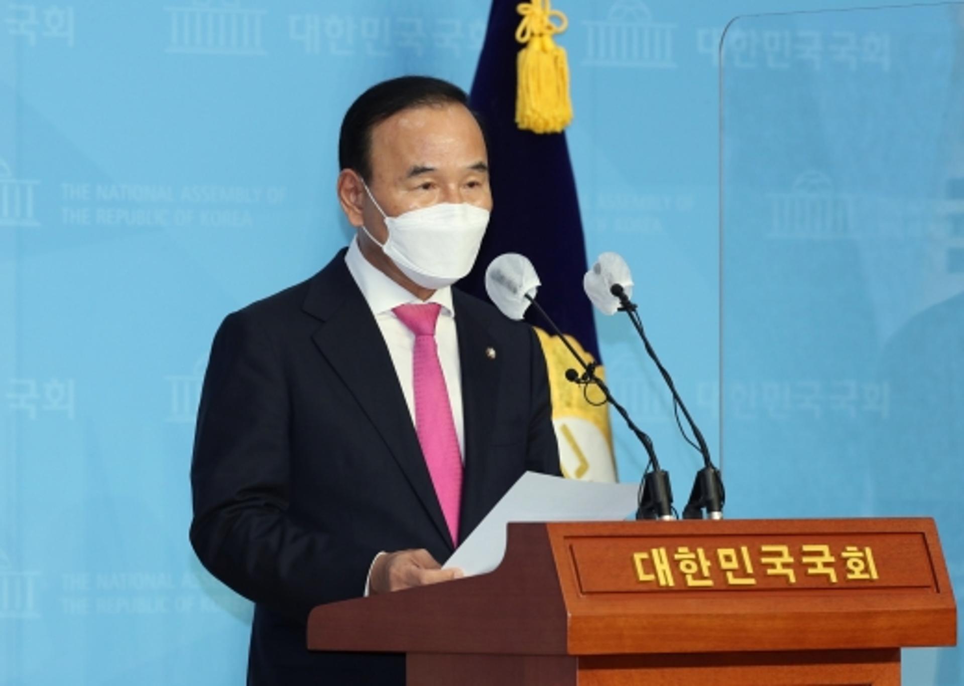 박덕흠 “정치자금 받은 사실 없다… 모든 게 사실무근”
