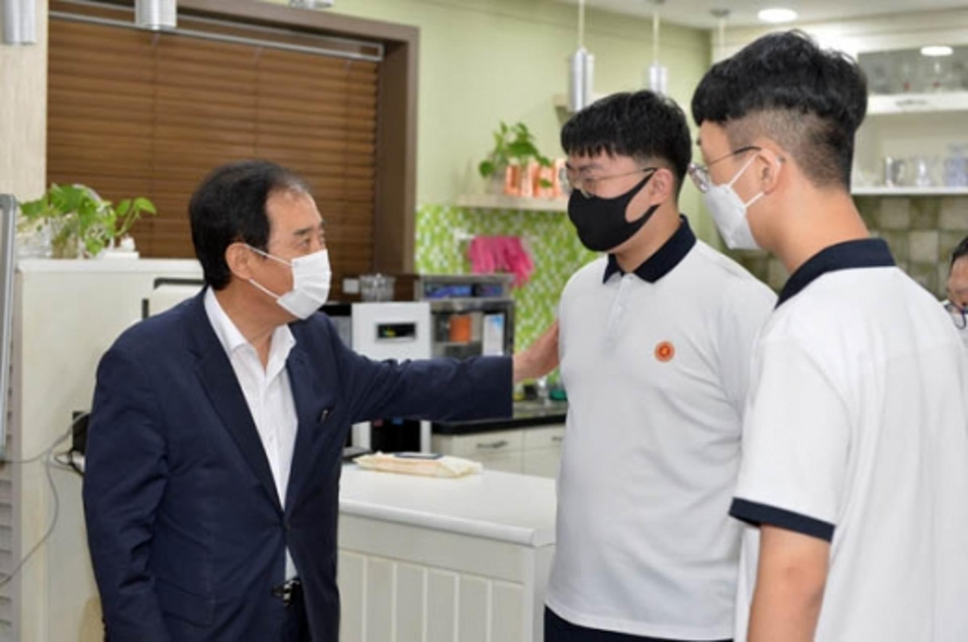 박윤국 포천시장, "교육·교복·급식 3대 무상교육 실현… 교육격차 해소"