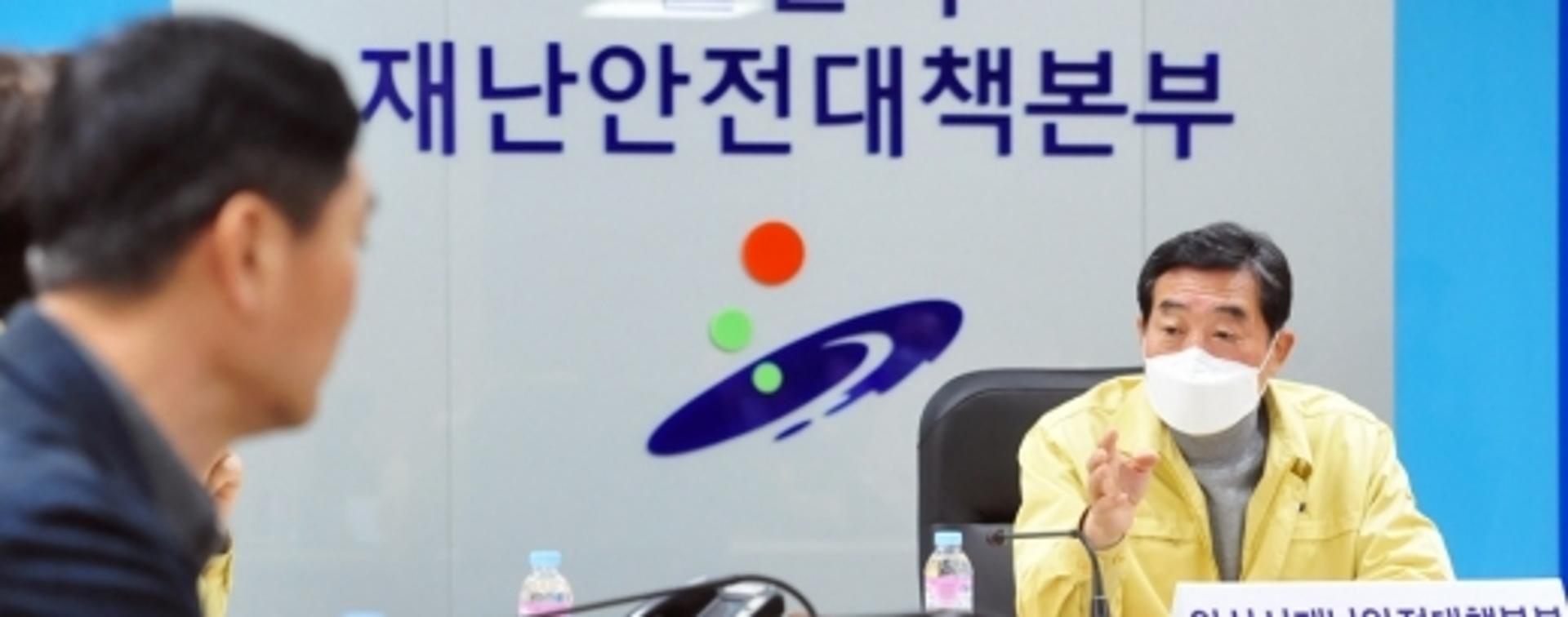 홀딩펍도 물류센터도 꼼짝마…안산시 ‘핀셋형 방역 점검’
