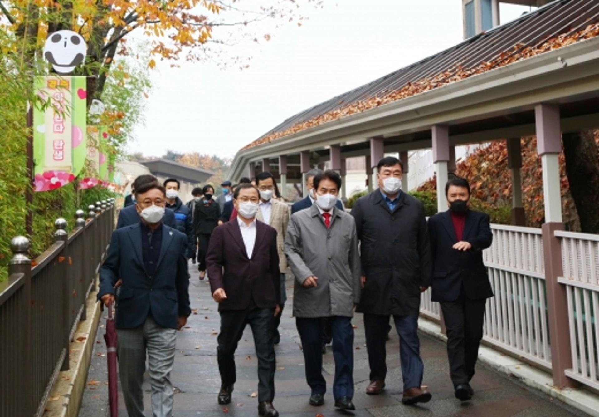 백군기 용인시장, 주한 중국대사 만나 "한‧중 기업 교류·협력, 적극 지원" 요청
