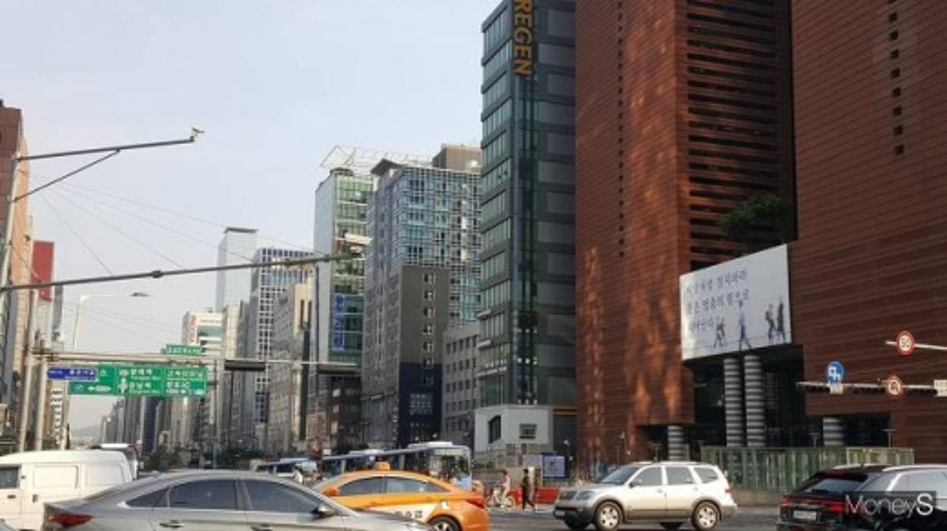 강남대로 상권도 죽었다… 공실률 16.4% ‘서울 최고’