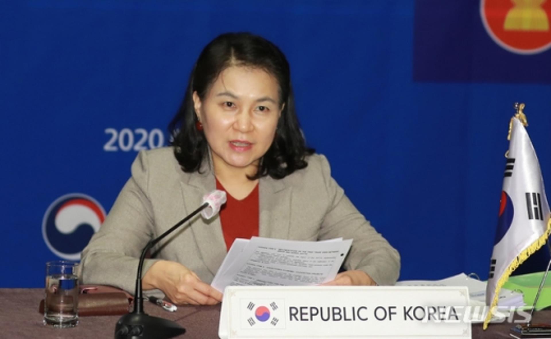 외교부 "유명희 사퇴 결정? 사실 아니다"