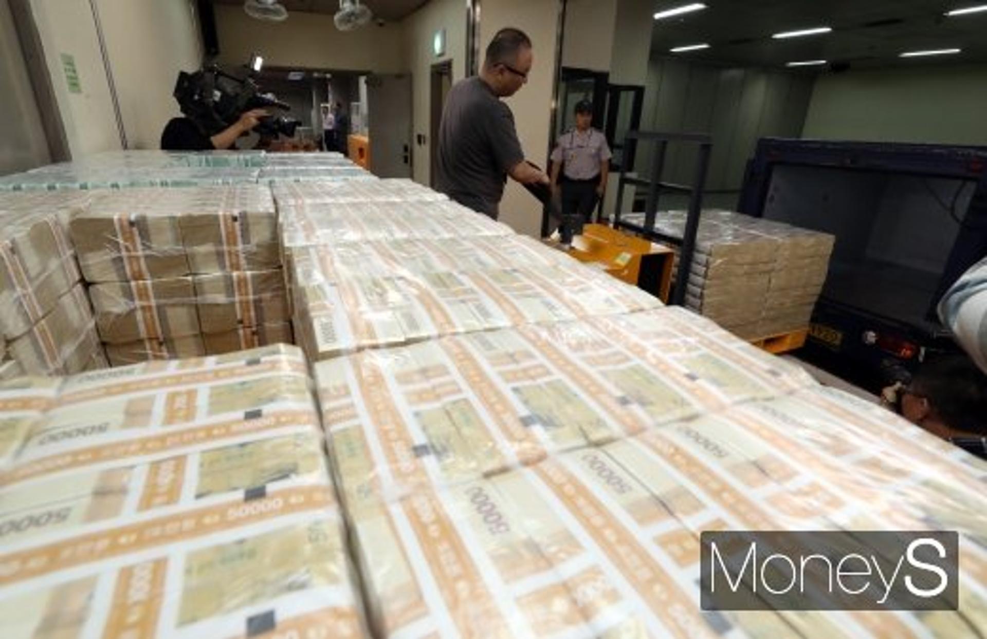 저금리에 빚투·영끌 지속… 9월 시중통화량 3100조원 돌파