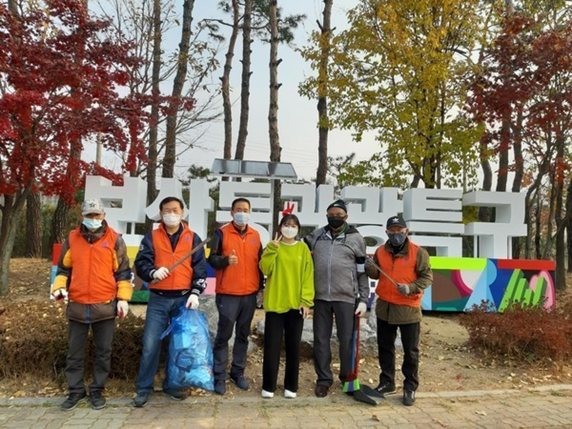 "같이갑시다!"…동두천시 로컬드림봉사회, 미군과 환경정화