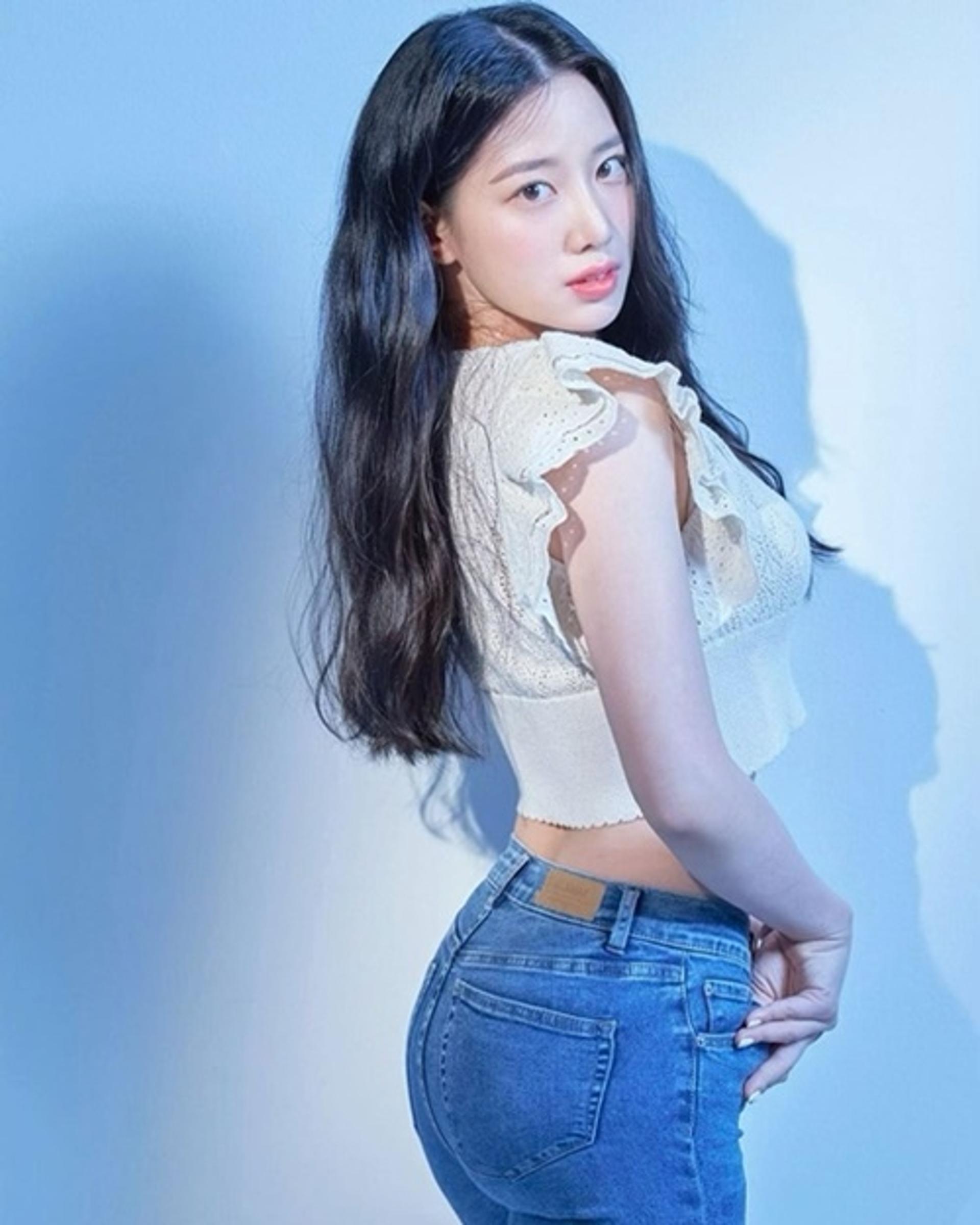 "내 뒤태 어때?"… 조현, CG급 애플힙 '美쳤다!'