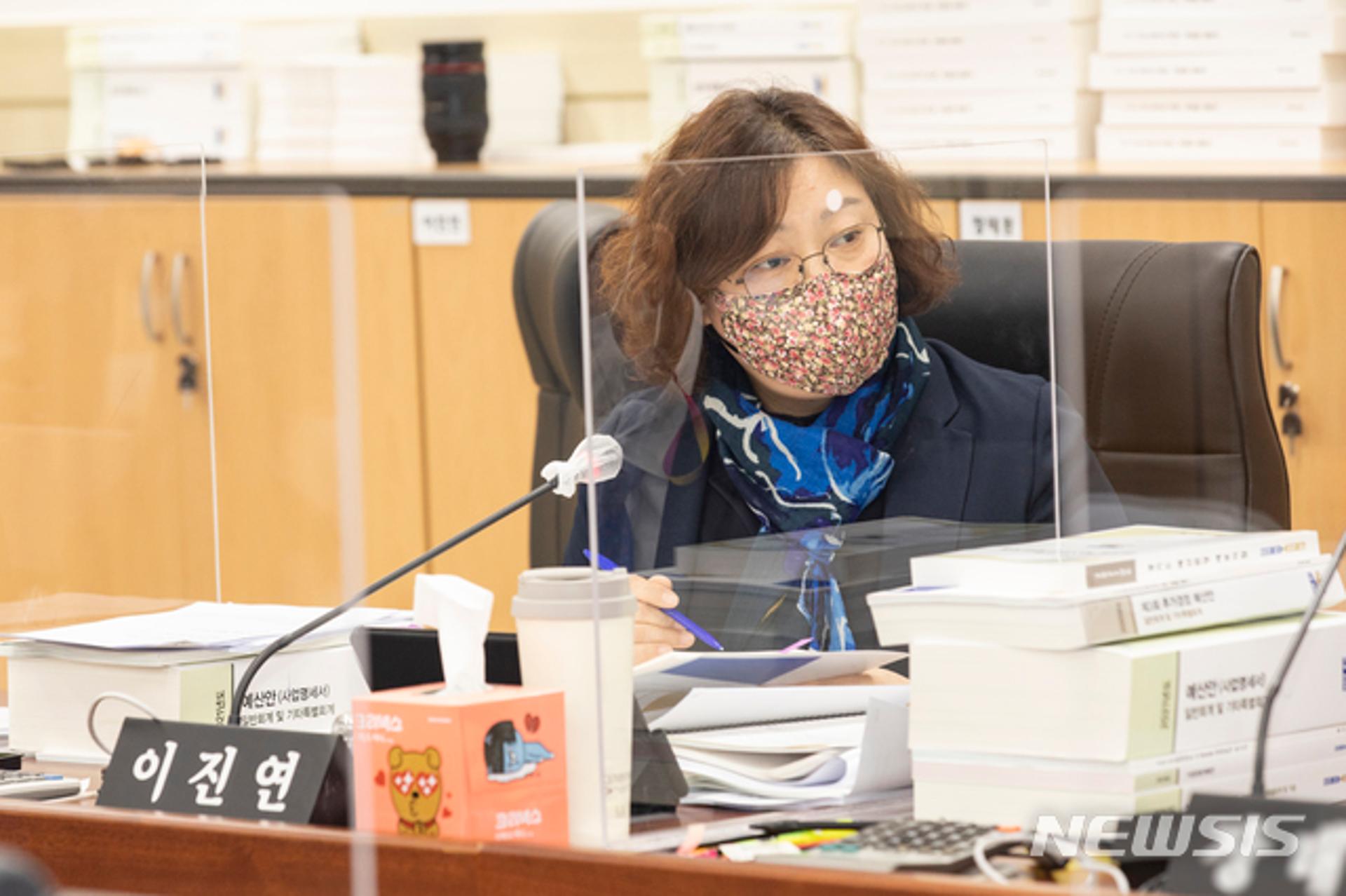 이진연 의원, 퇴소아동 자립정착금 참여 않는 7개 시·군 강력 질타